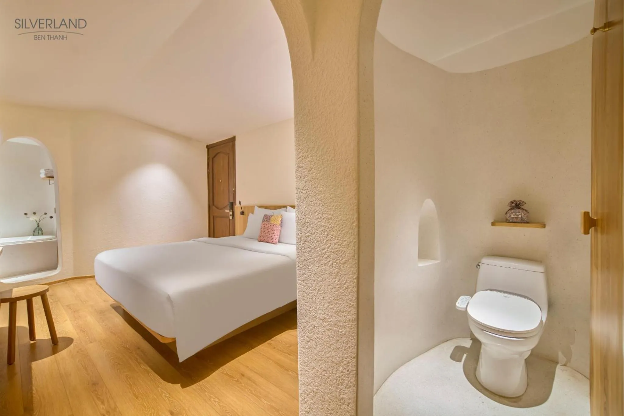 Toilet, Bed in Silverland Bến Thành