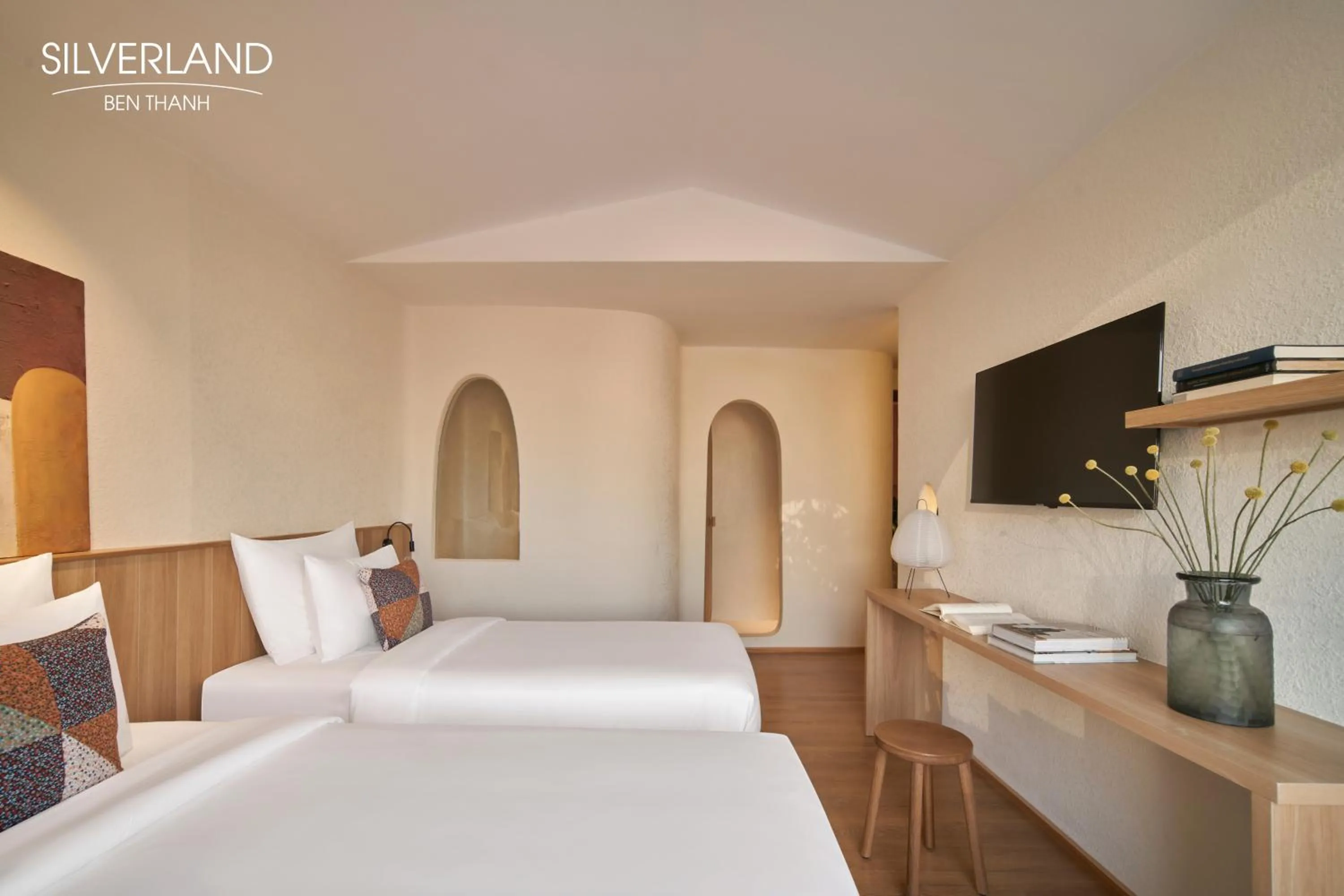 Photo of the whole room, Bed in Silverland Bến Thành