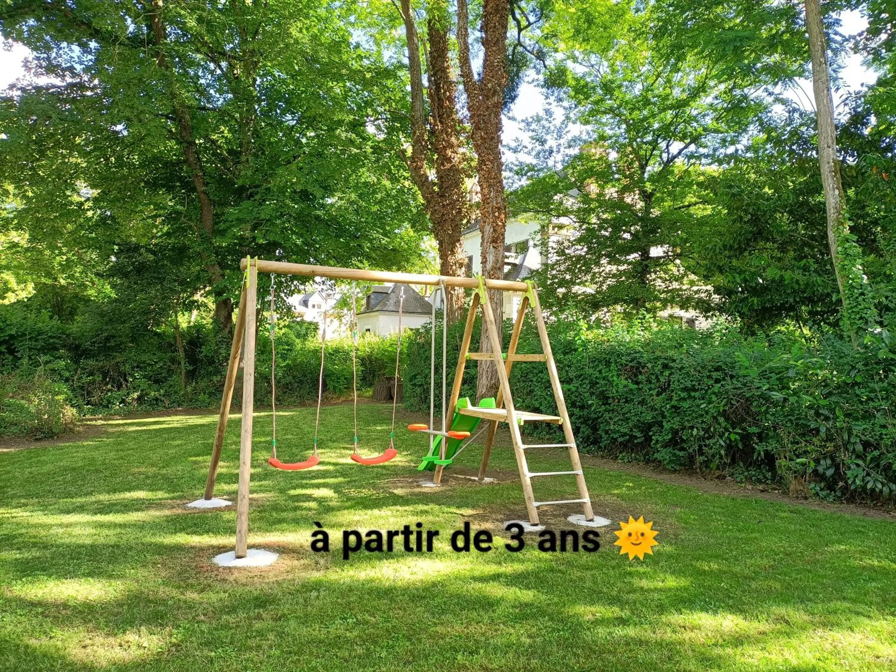 Spring in VILLA ESPERANZA Suite de plain-pied, indépendante, 1 à 4 personnes proche Zoo de Beauval et châteaux de La Loire