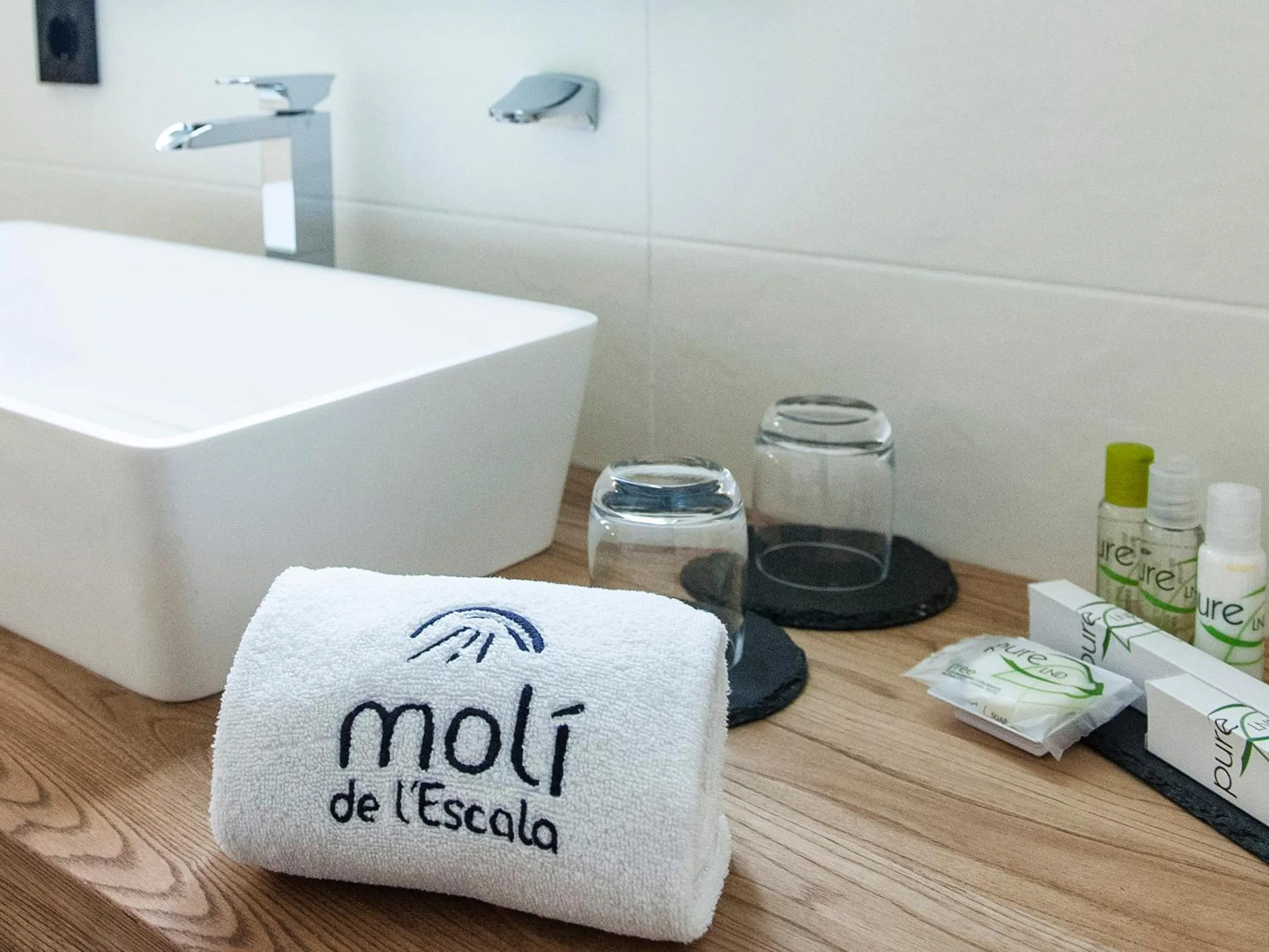 Bathroom in Hotel Molí de l'Escala