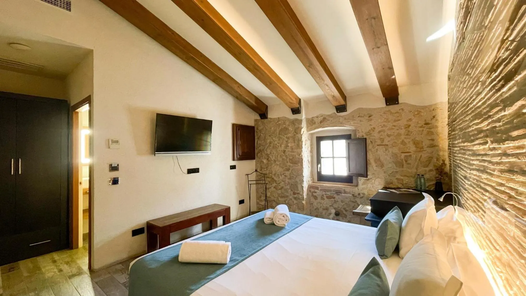 TV and multimedia, Bed in Hotel Molí de l'Escala