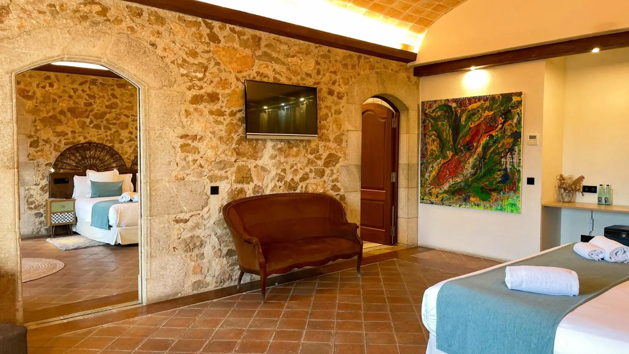 Photo of the whole room in Hotel Molí de l'Escala