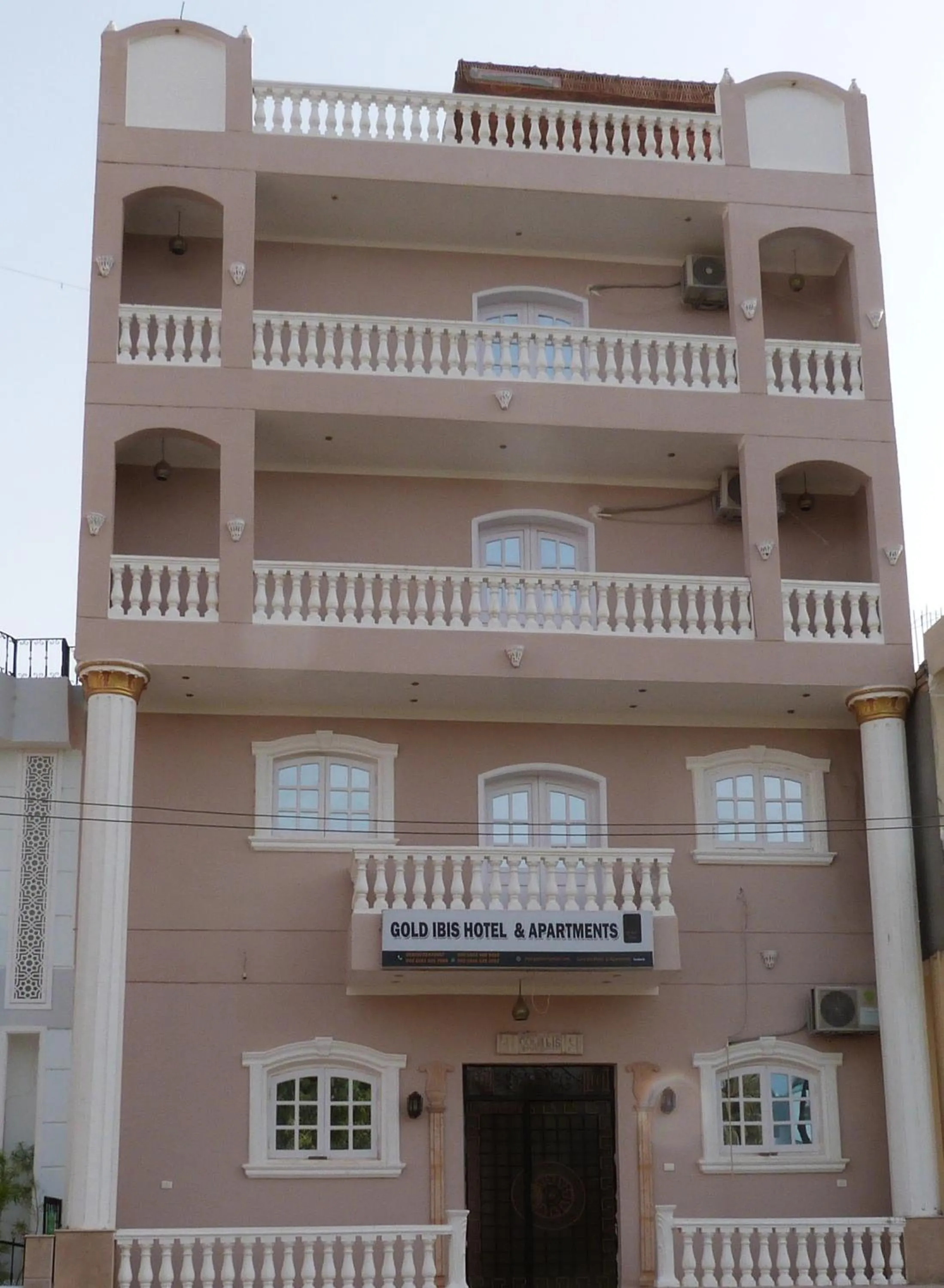 Facade/entrance in Gold Ibis Hotel