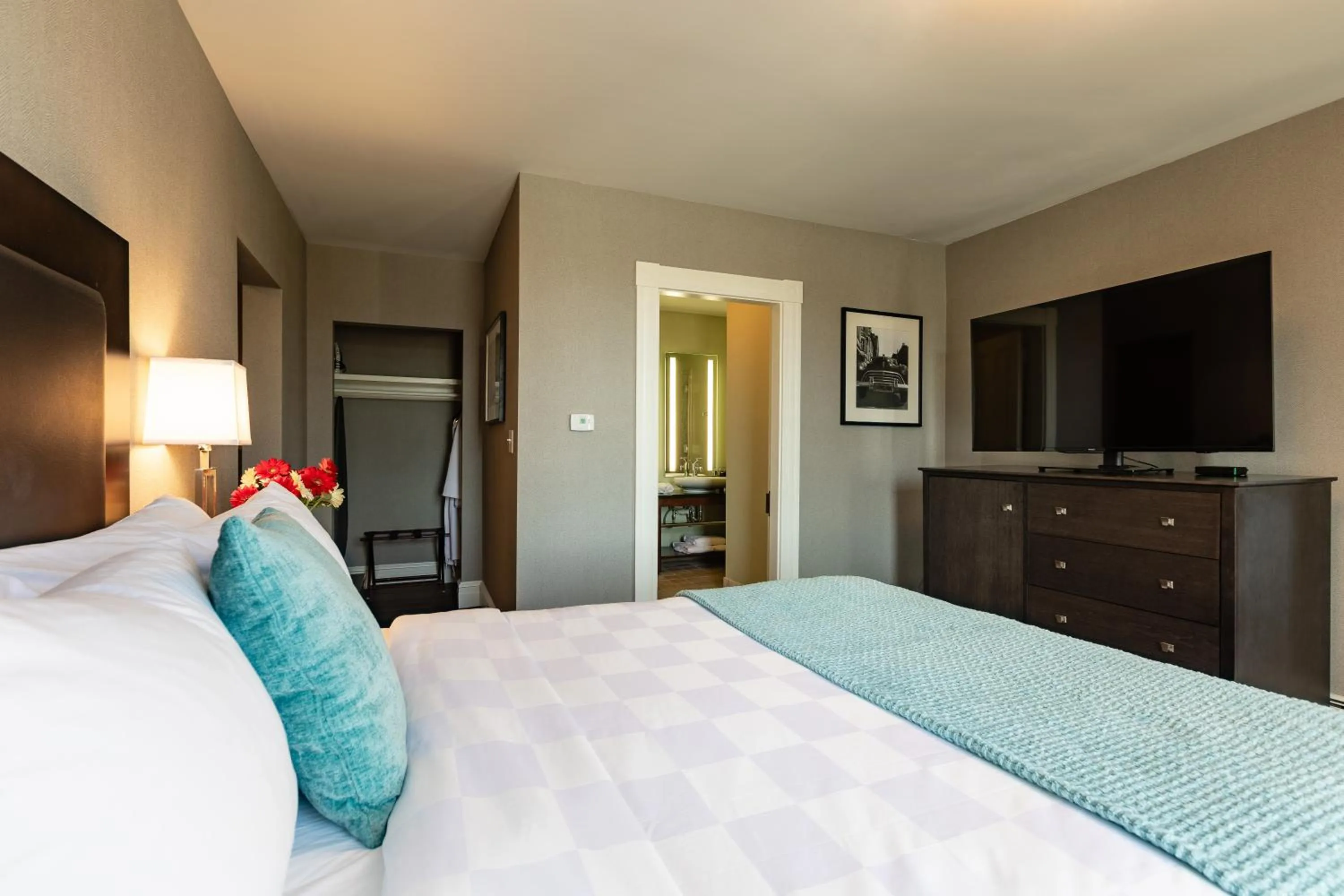 Bedroom, Bed in The Centennial Hotel