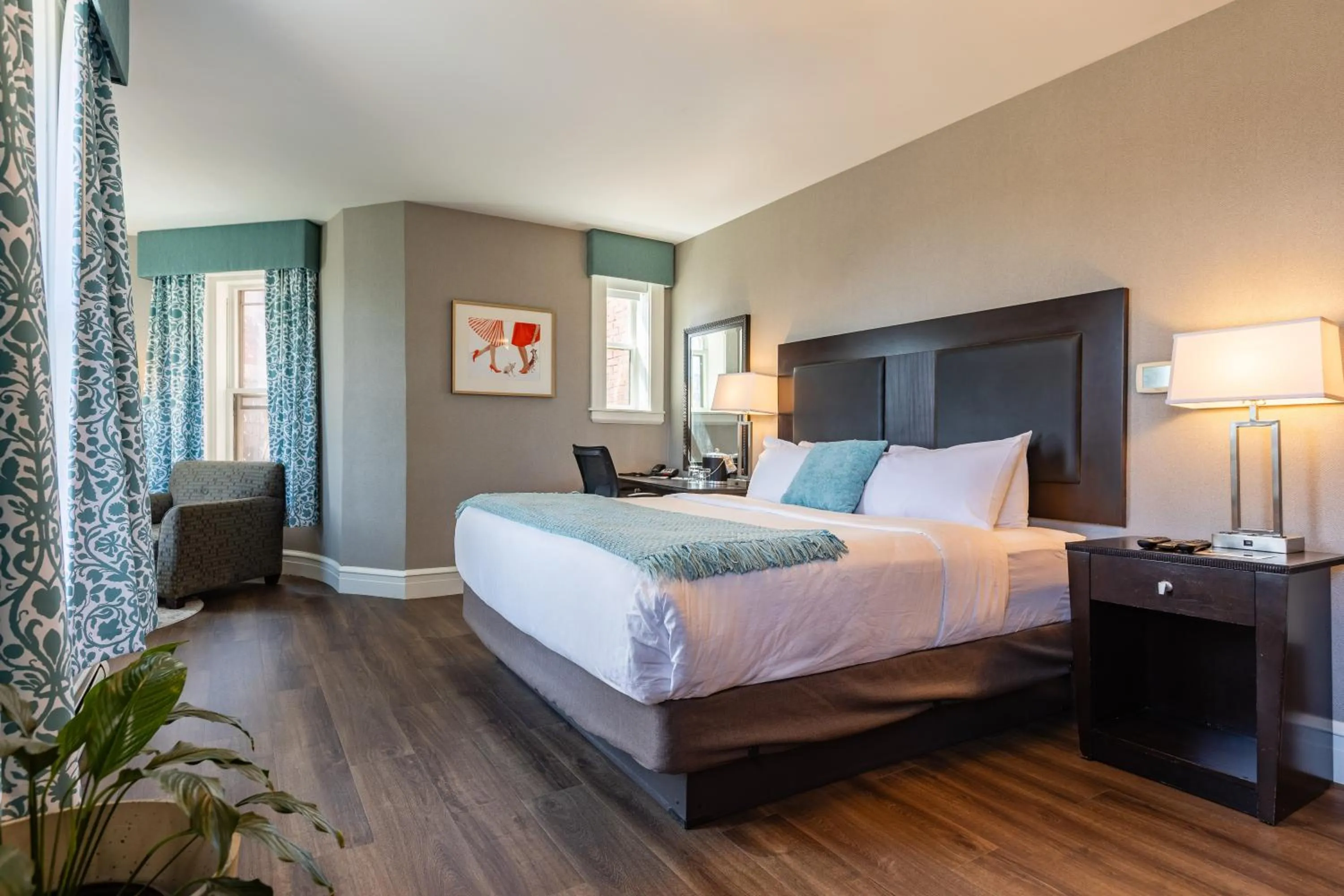 Bedroom, Bed in The Centennial Hotel