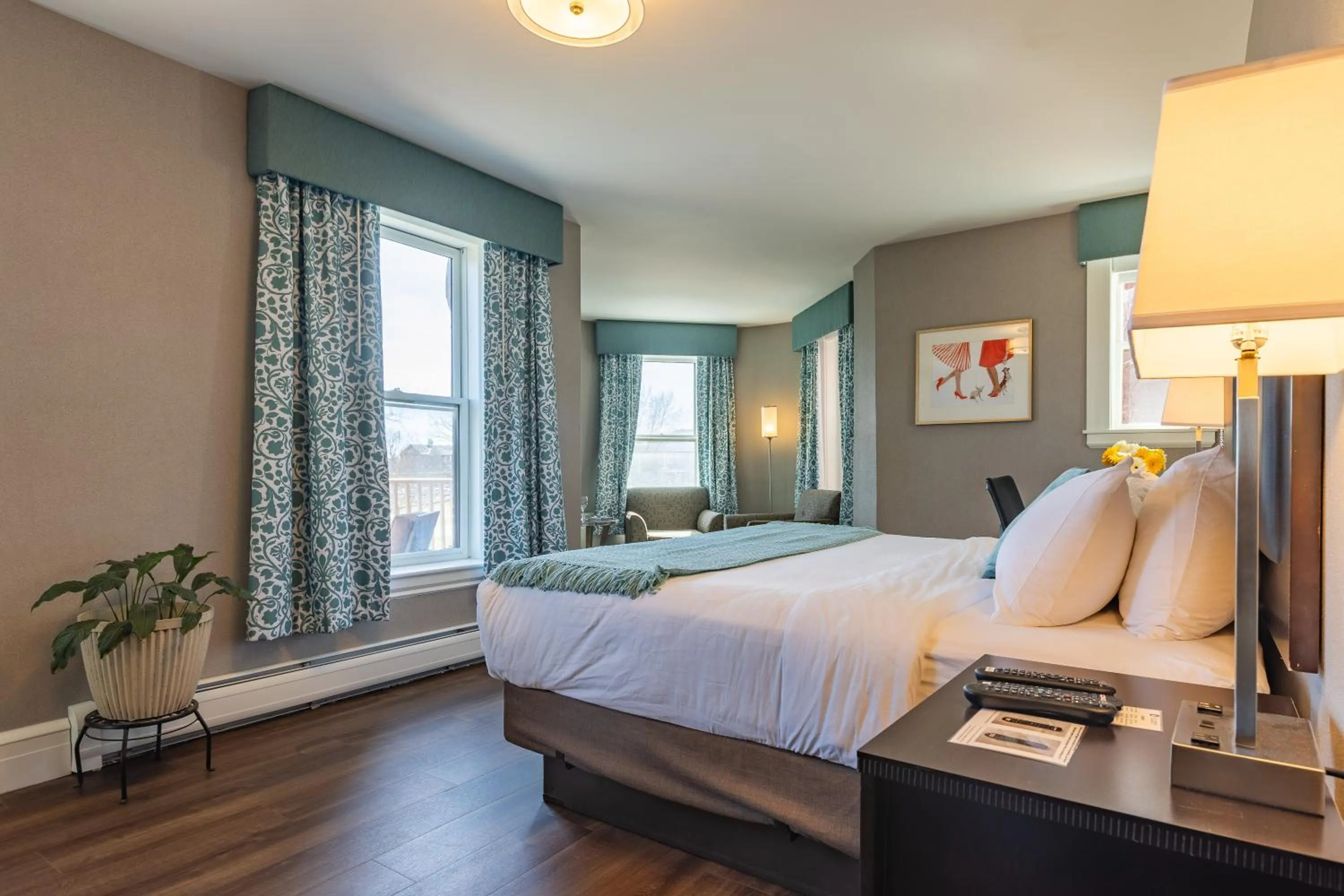 Bedroom, Bed in The Centennial Hotel