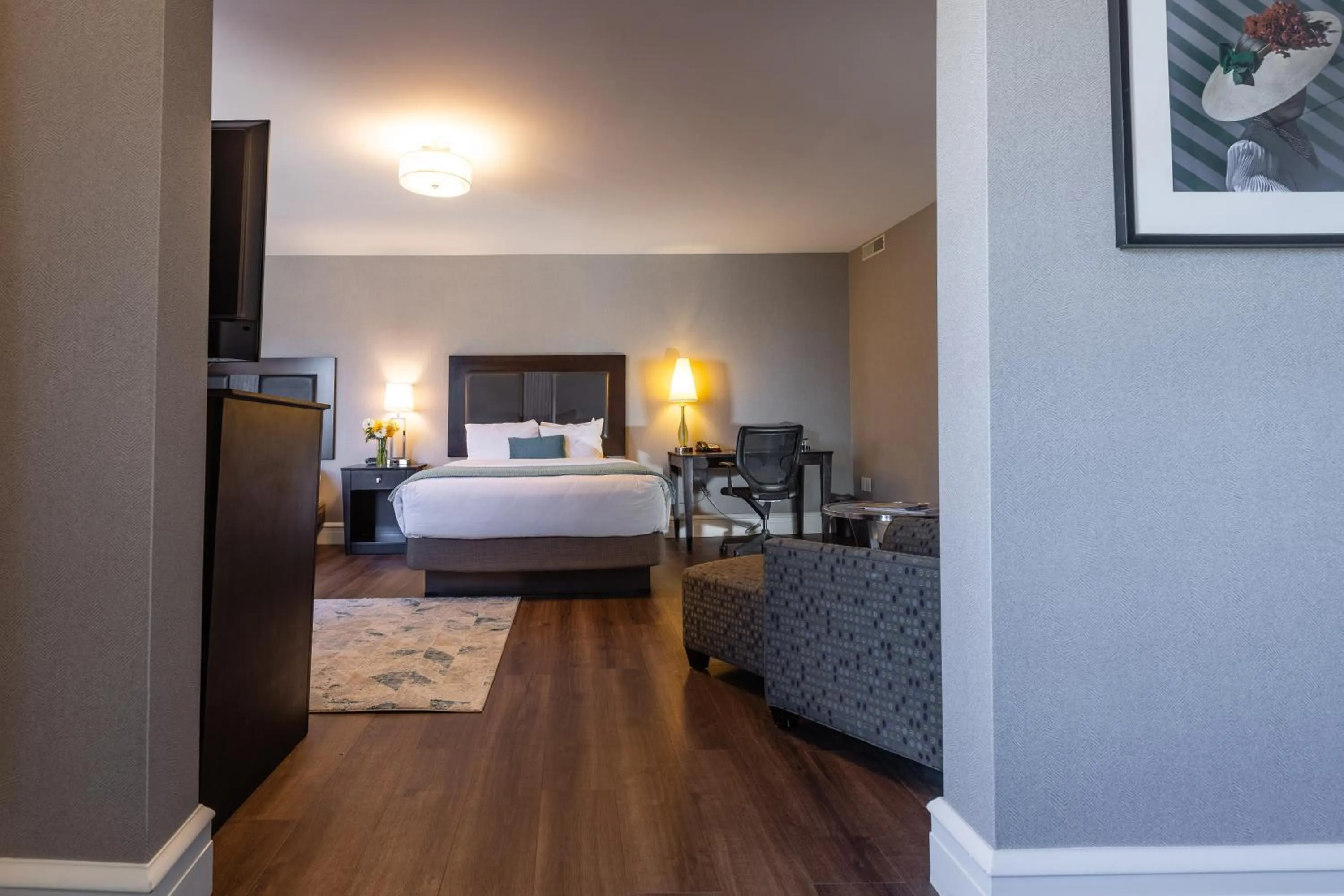 Bedroom, Bed in The Centennial Hotel