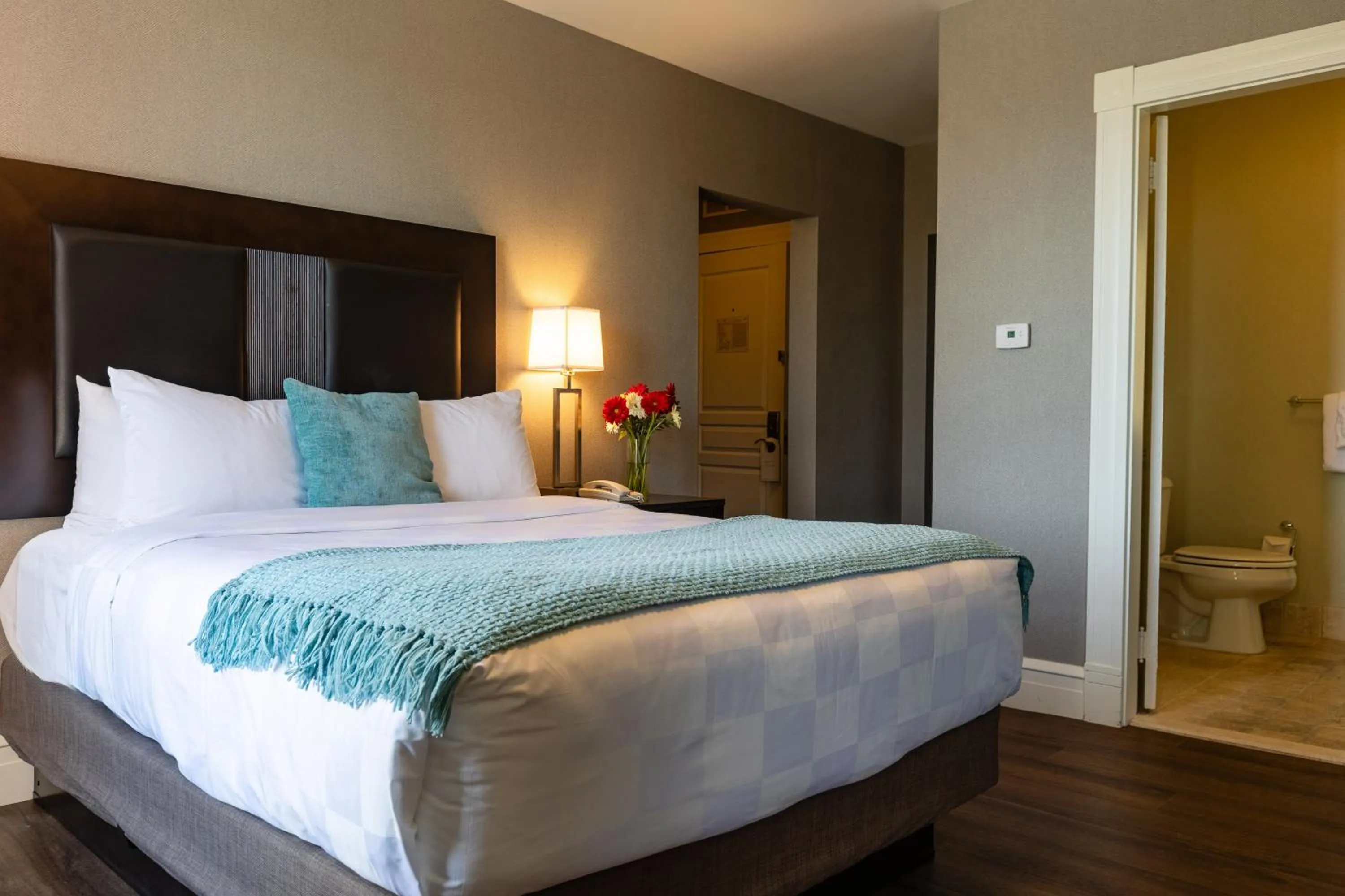 Bedroom, Bed in The Centennial Hotel