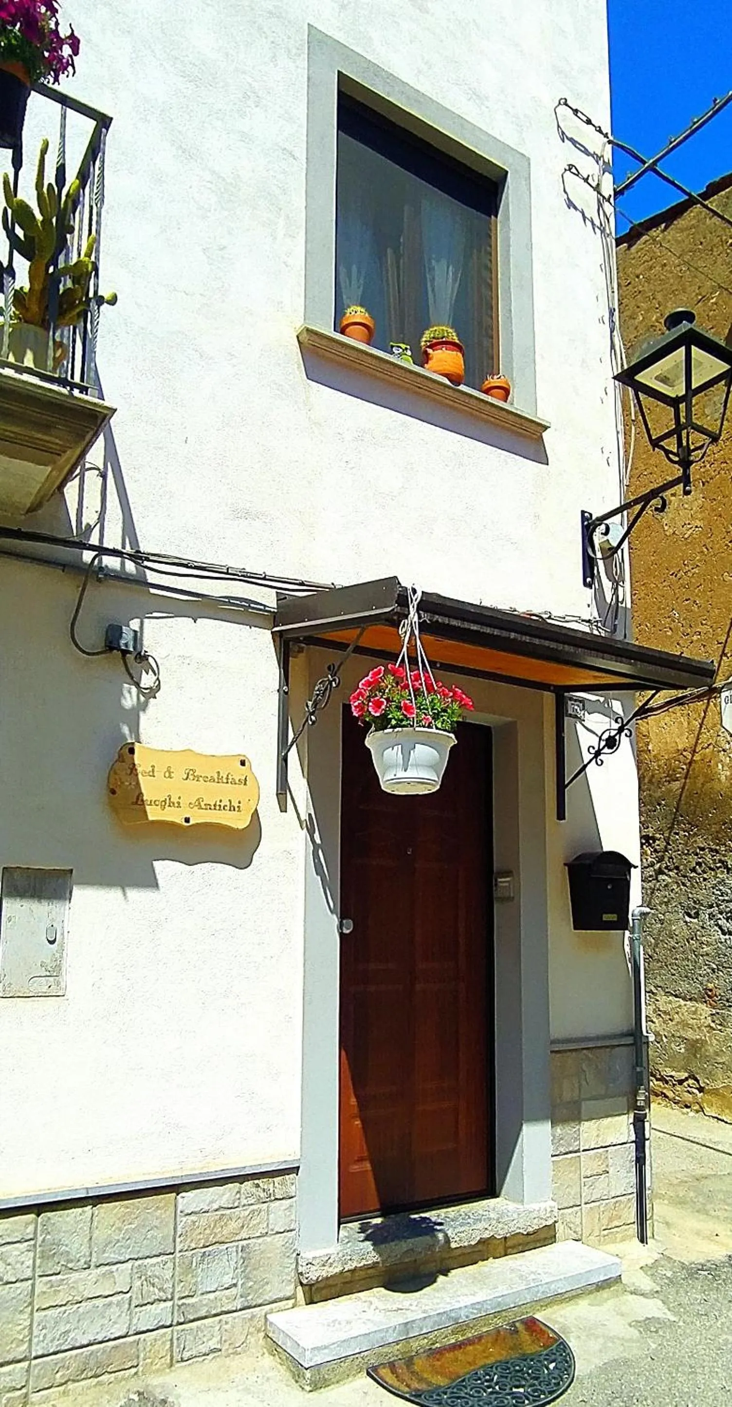 Facade/entrance in B & B Luoghi Antichi