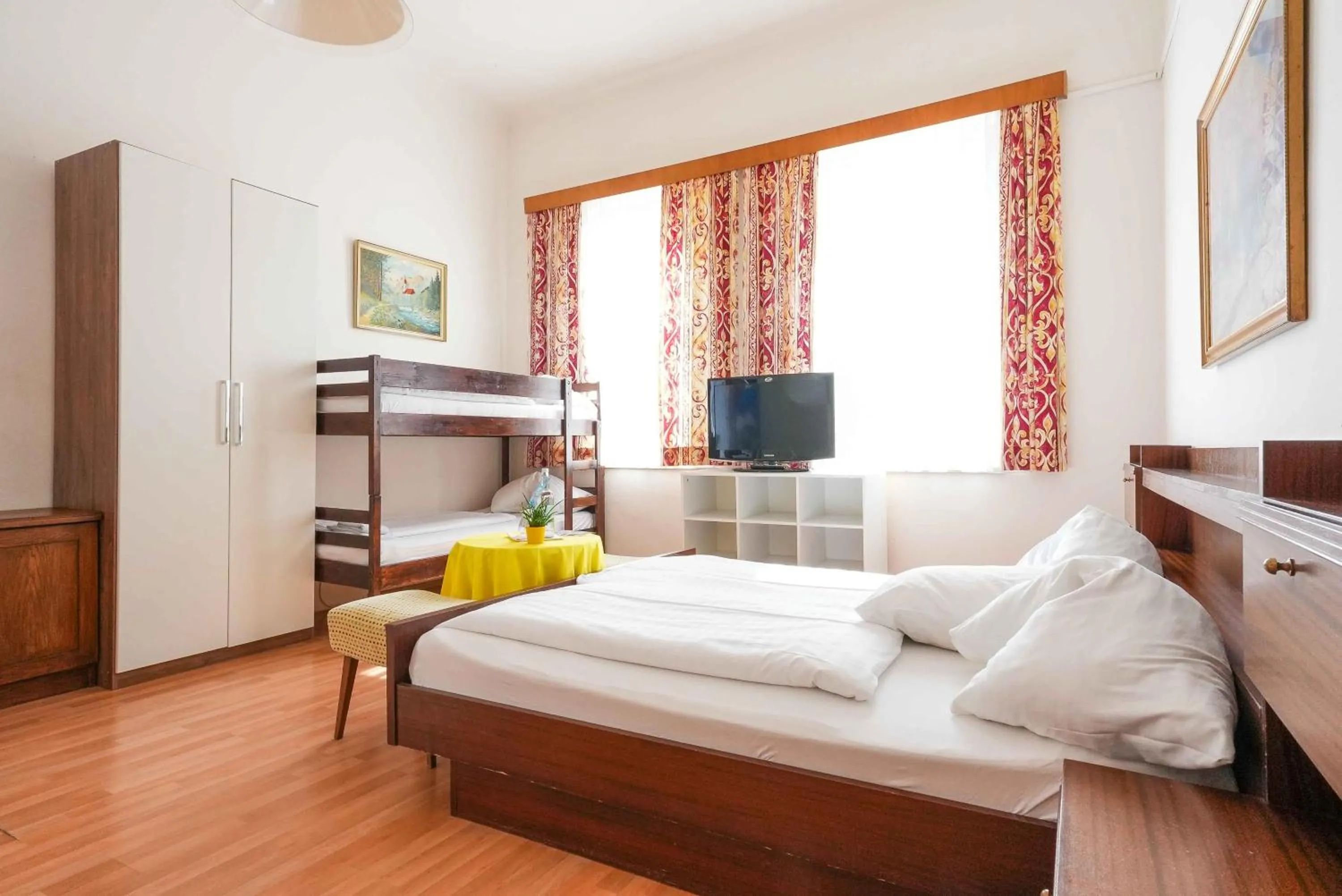 Photo of the whole room in Strandhotel Pichler