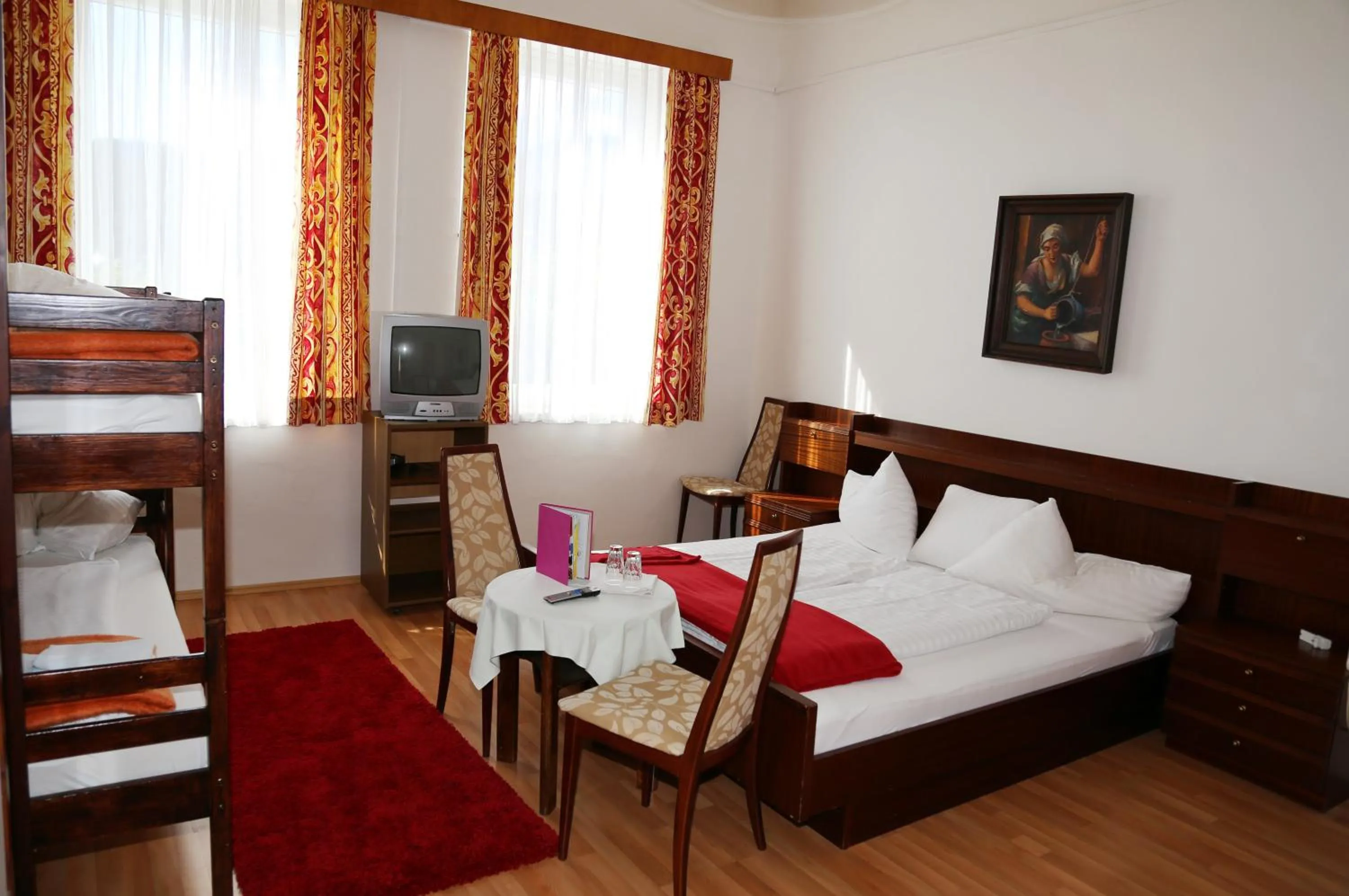 Bedroom in Strandhotel Pichler