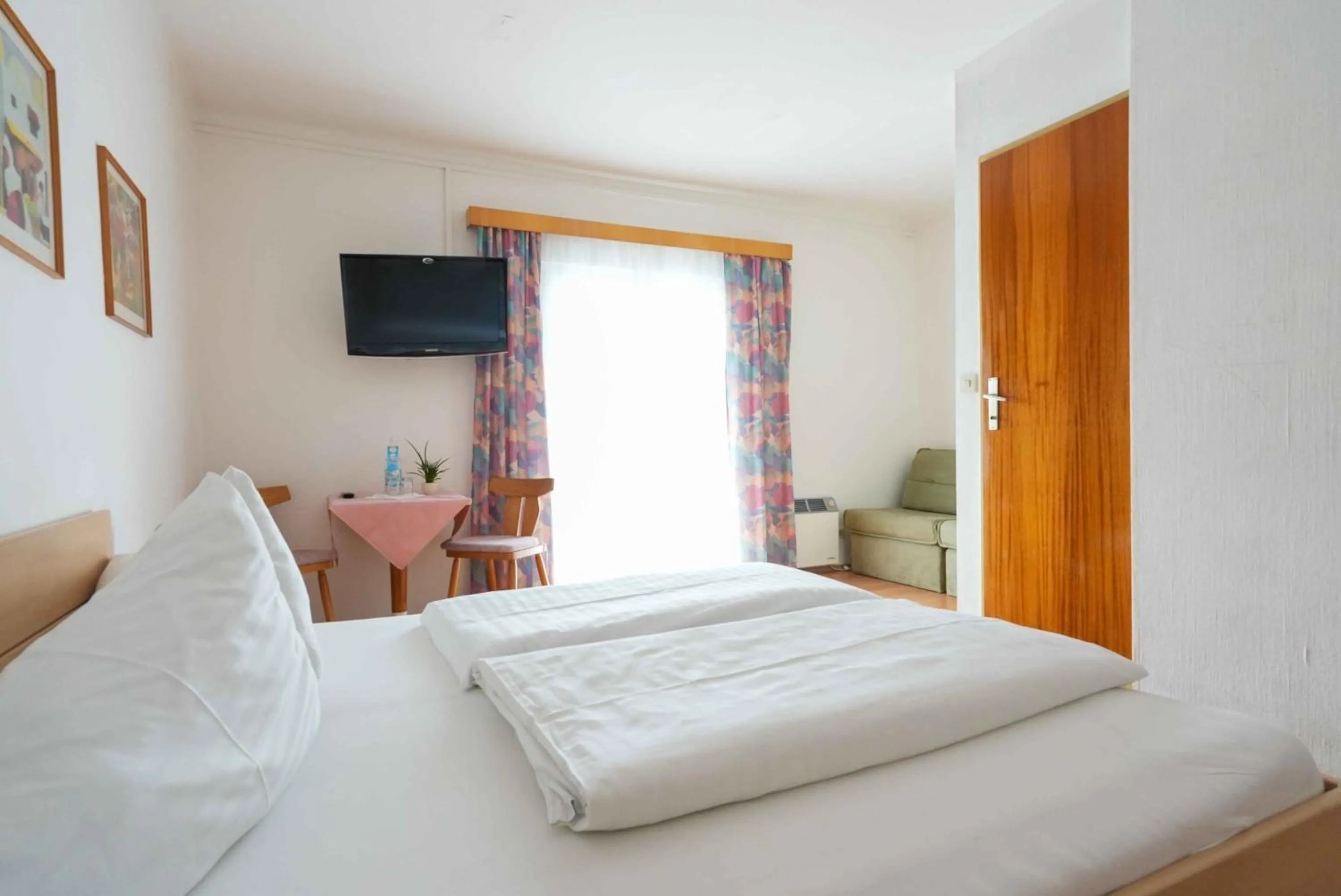 Photo of the whole room in Strandhotel Pichler