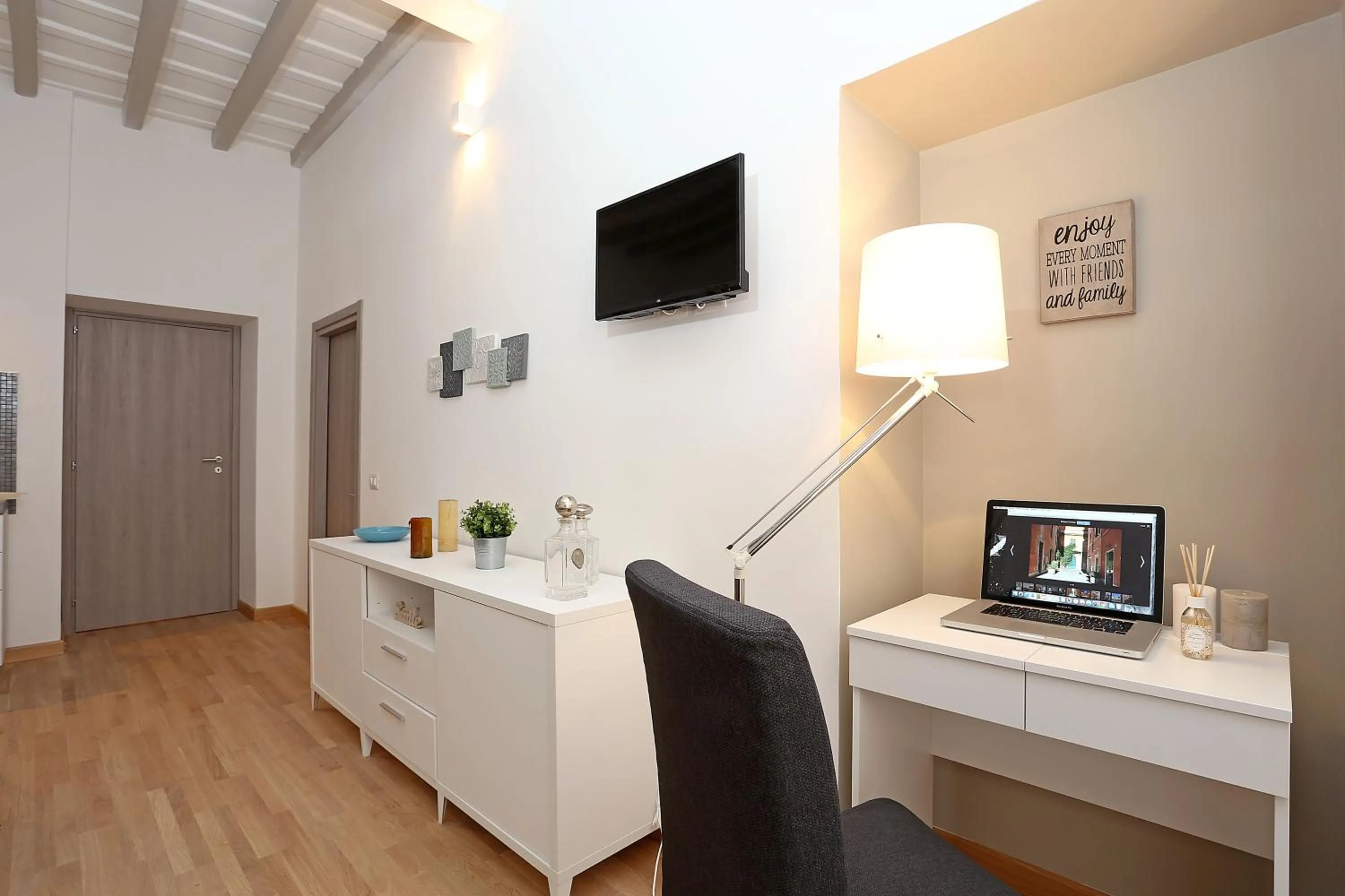 TV and multimedia in Belsiana 7 Central