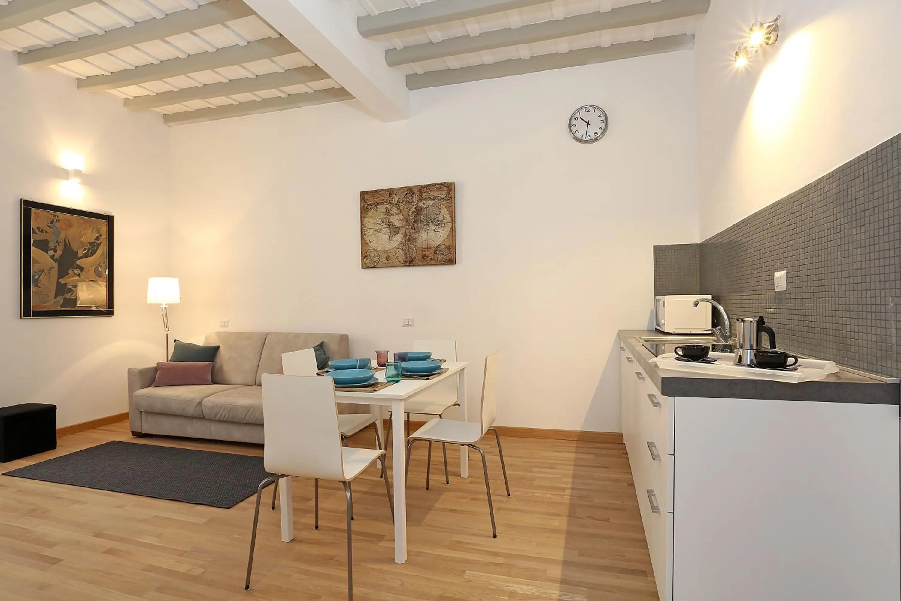 Kitchen or kitchenette in Belsiana 7 Central