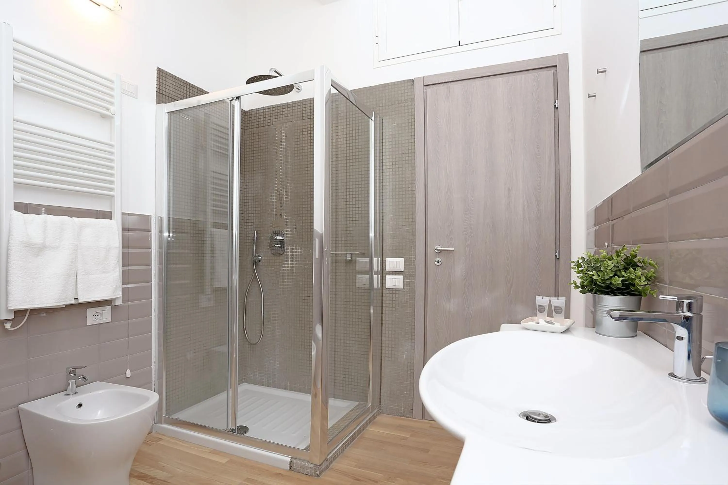 Shower in Belsiana 7 Central