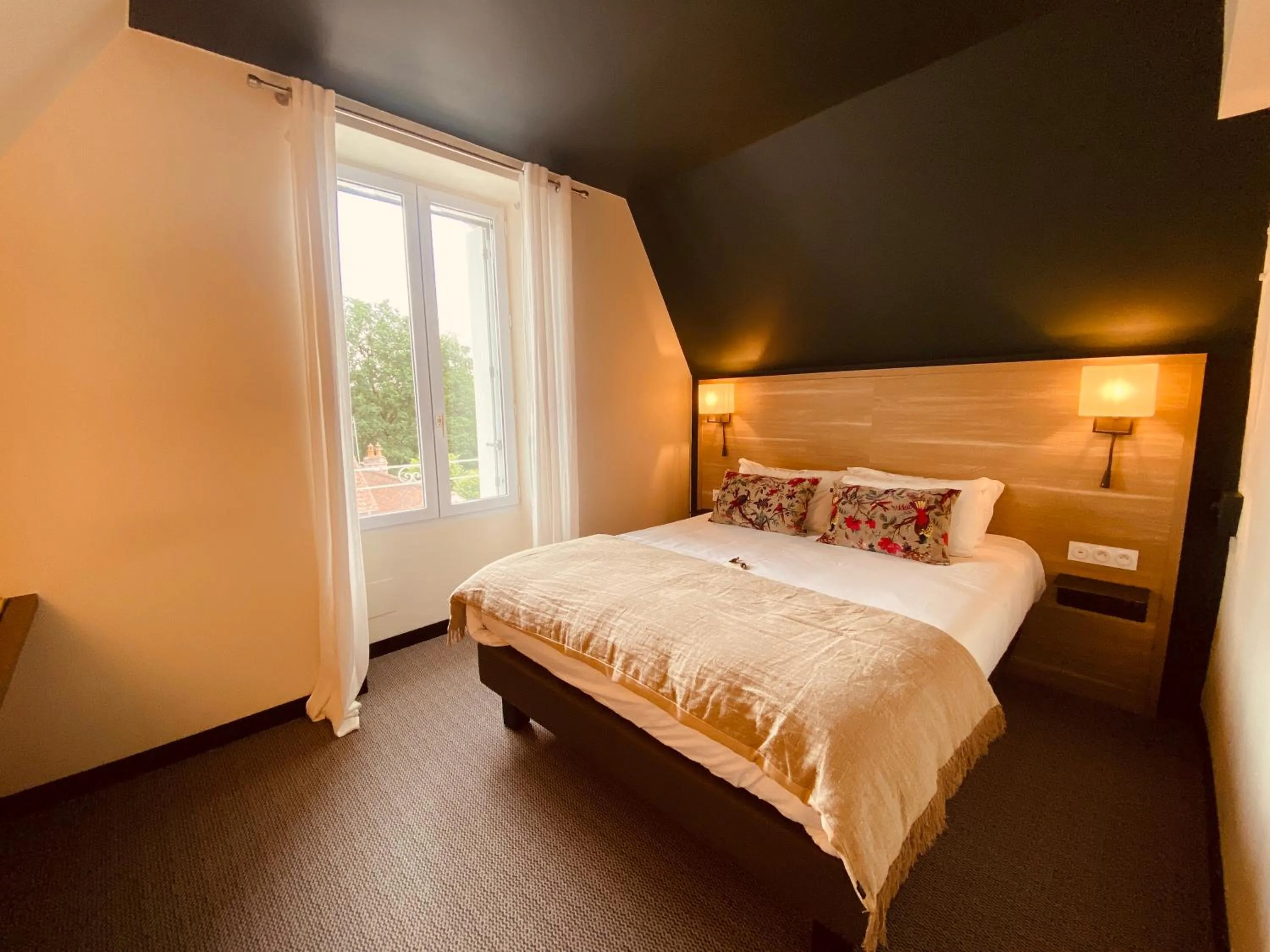 Property building, Bed in Hôtel Restaurant Le Relais des Gourmands