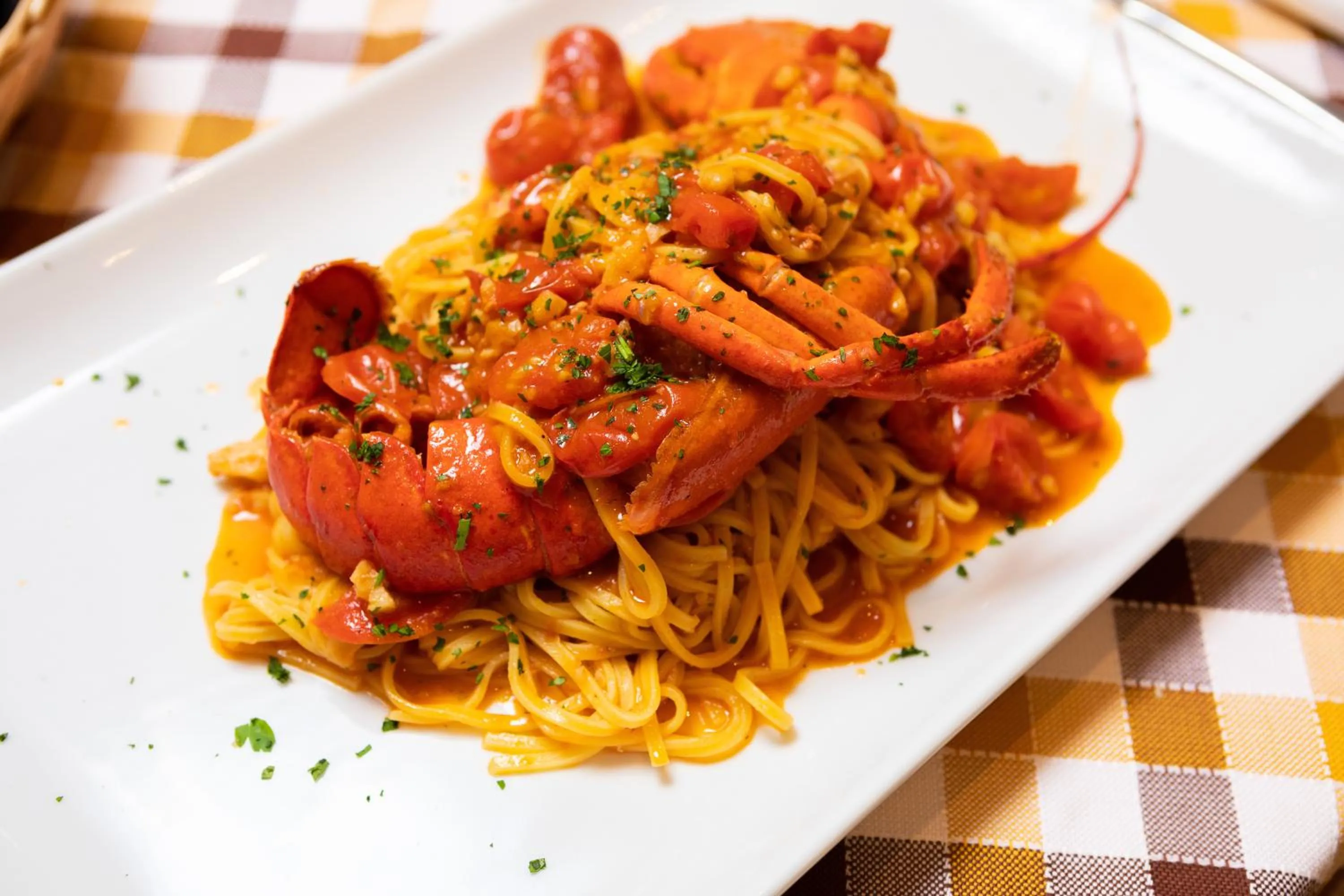 Restaurant/places to eat in Hotel Piccadilly