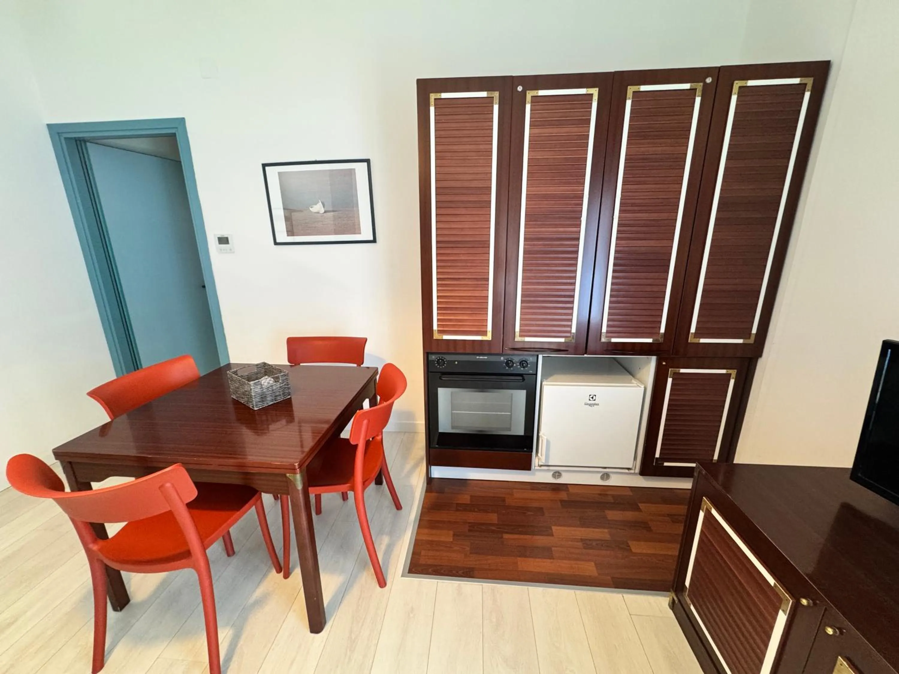 Kitchen or kitchenette in Regina Urban Beach Hotel