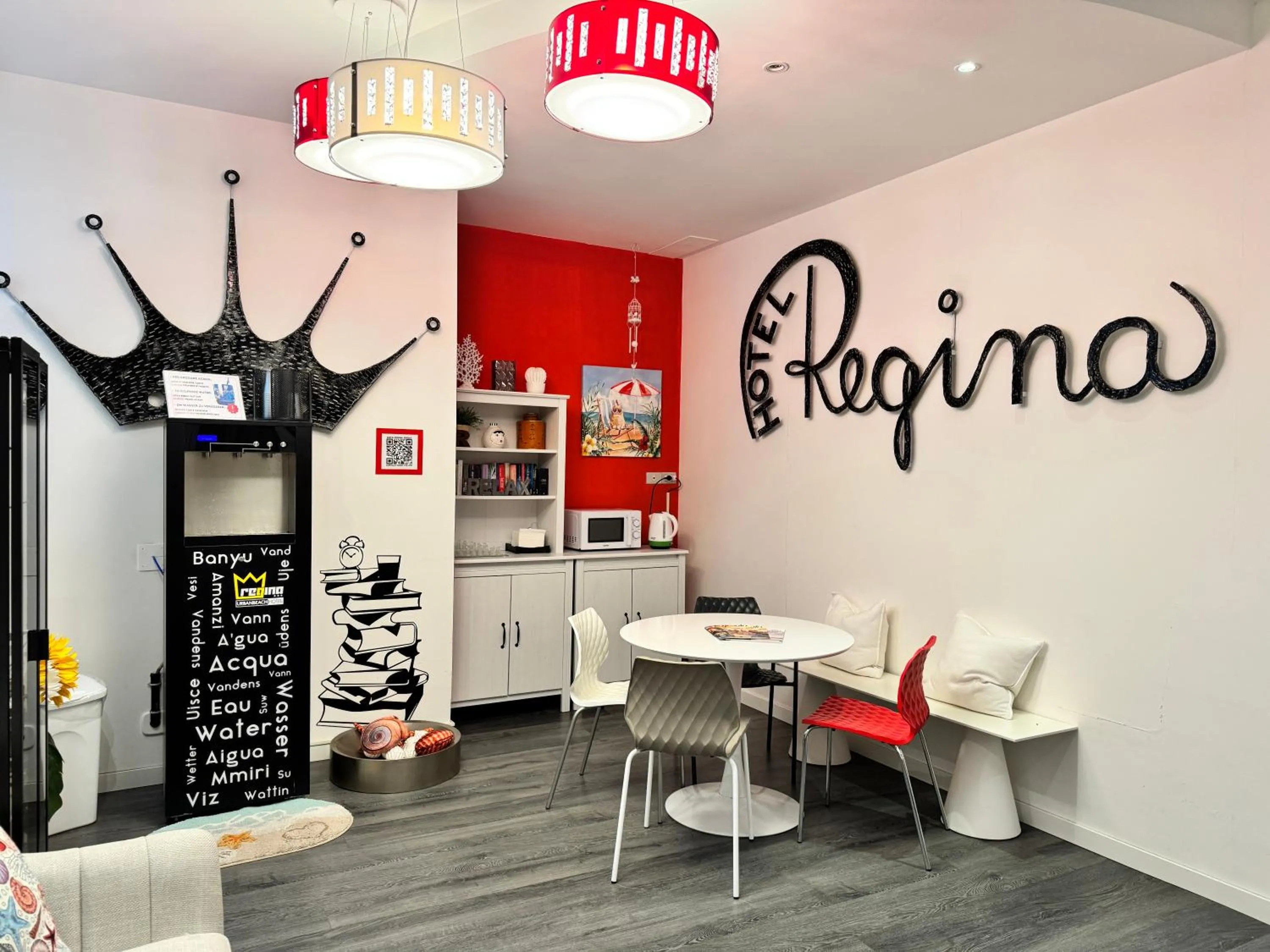 Communal lounge/ TV room in Regina Urban Beach Hotel