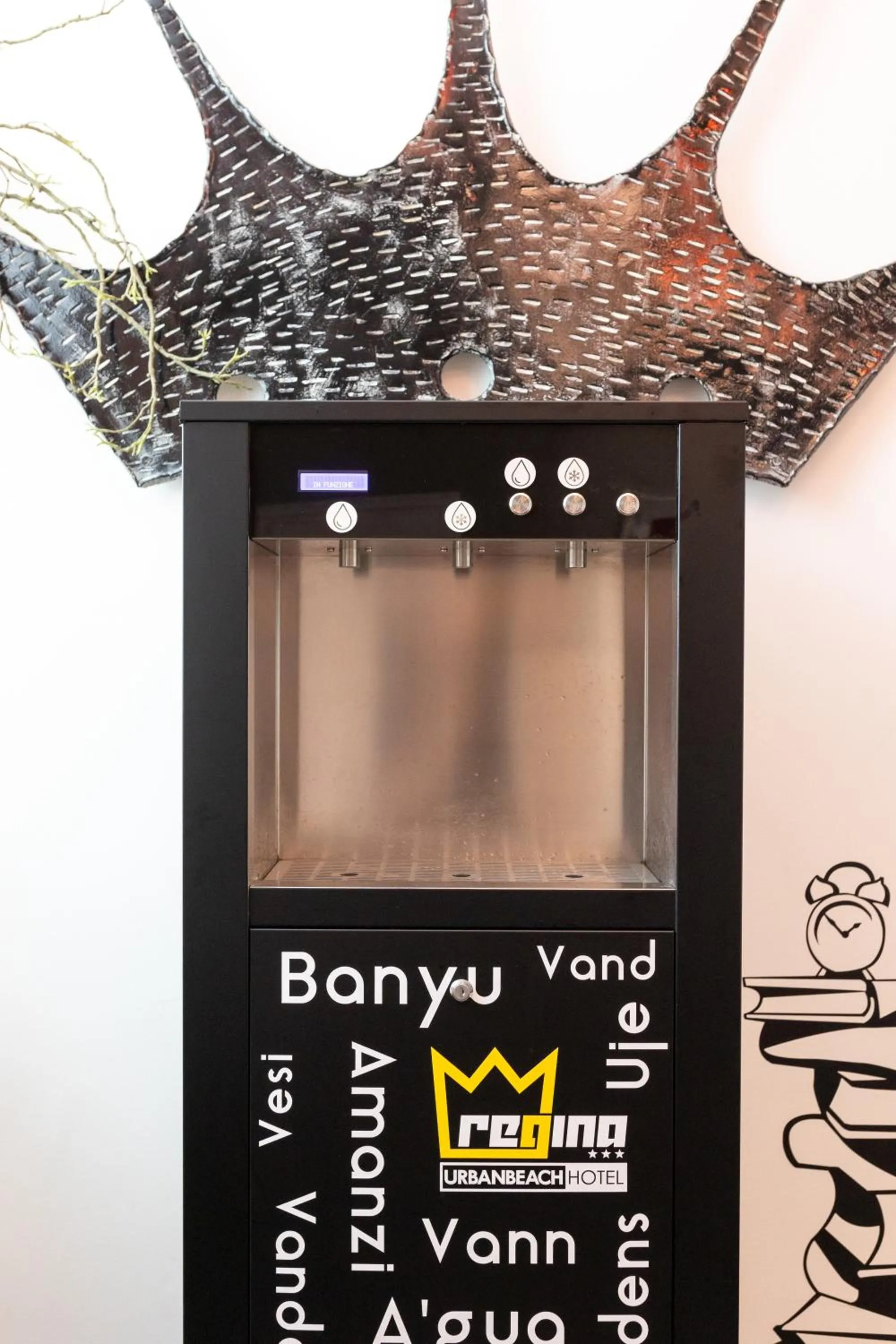 Restaurant/places to eat in Regina Urban Beach Hotel