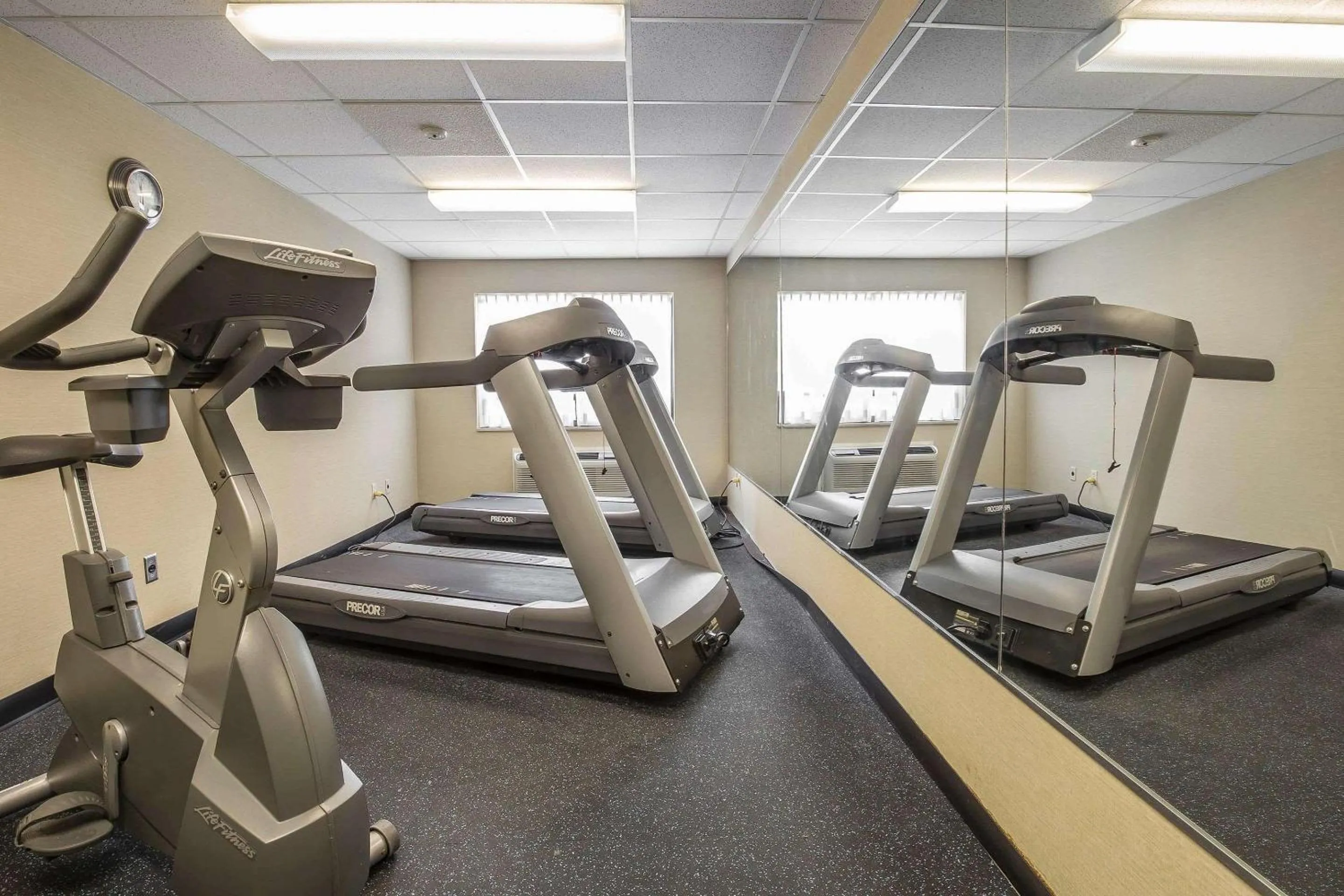 Fitness centre/facilities in Comfort Inn