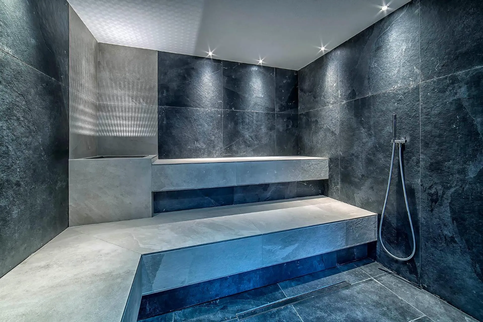 Steam room, Bed in Hotel Leonardo Da Vinci Wellness SPA