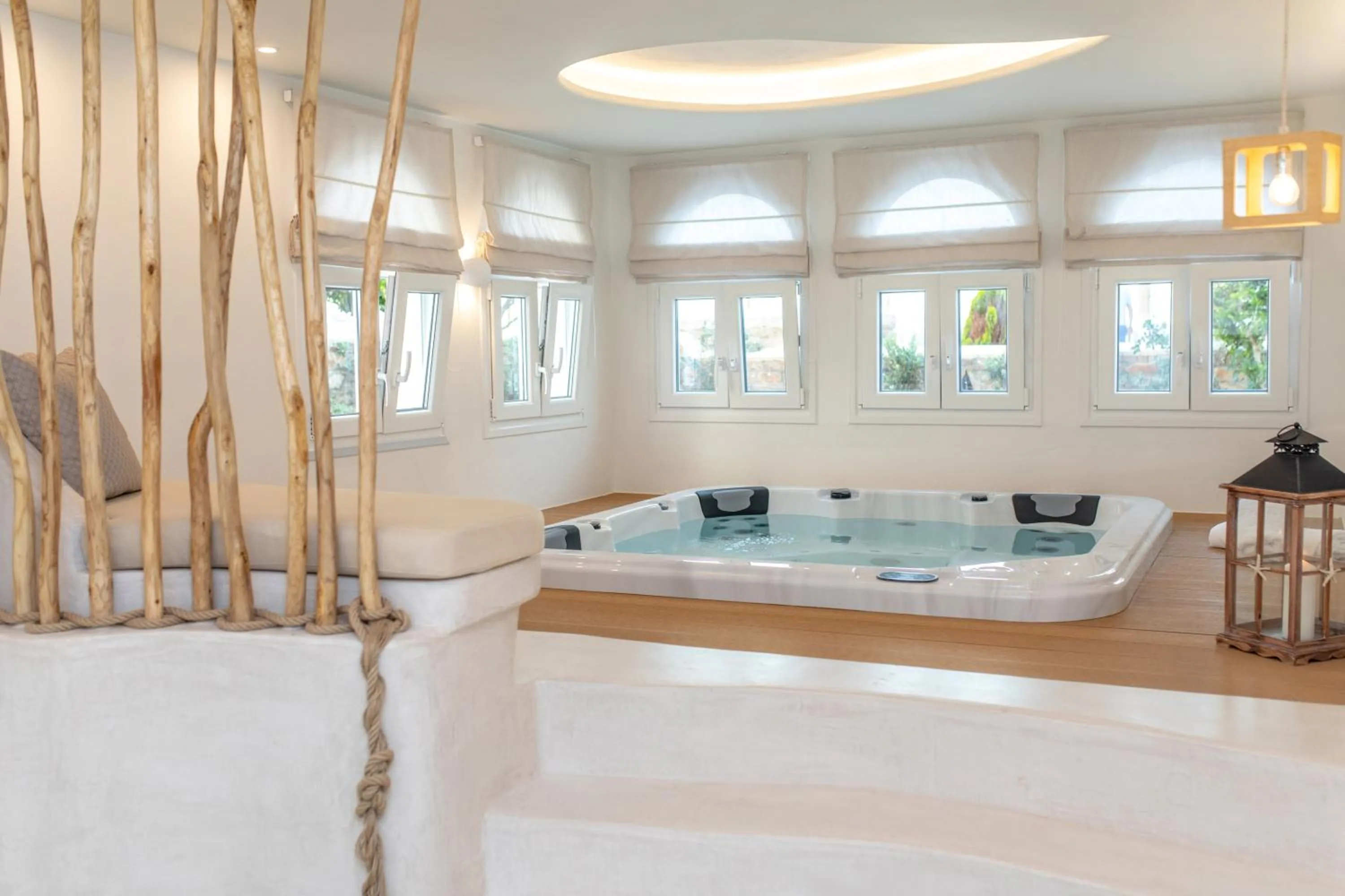 Hot Tub in Cycladic Islands Hotel & Spa