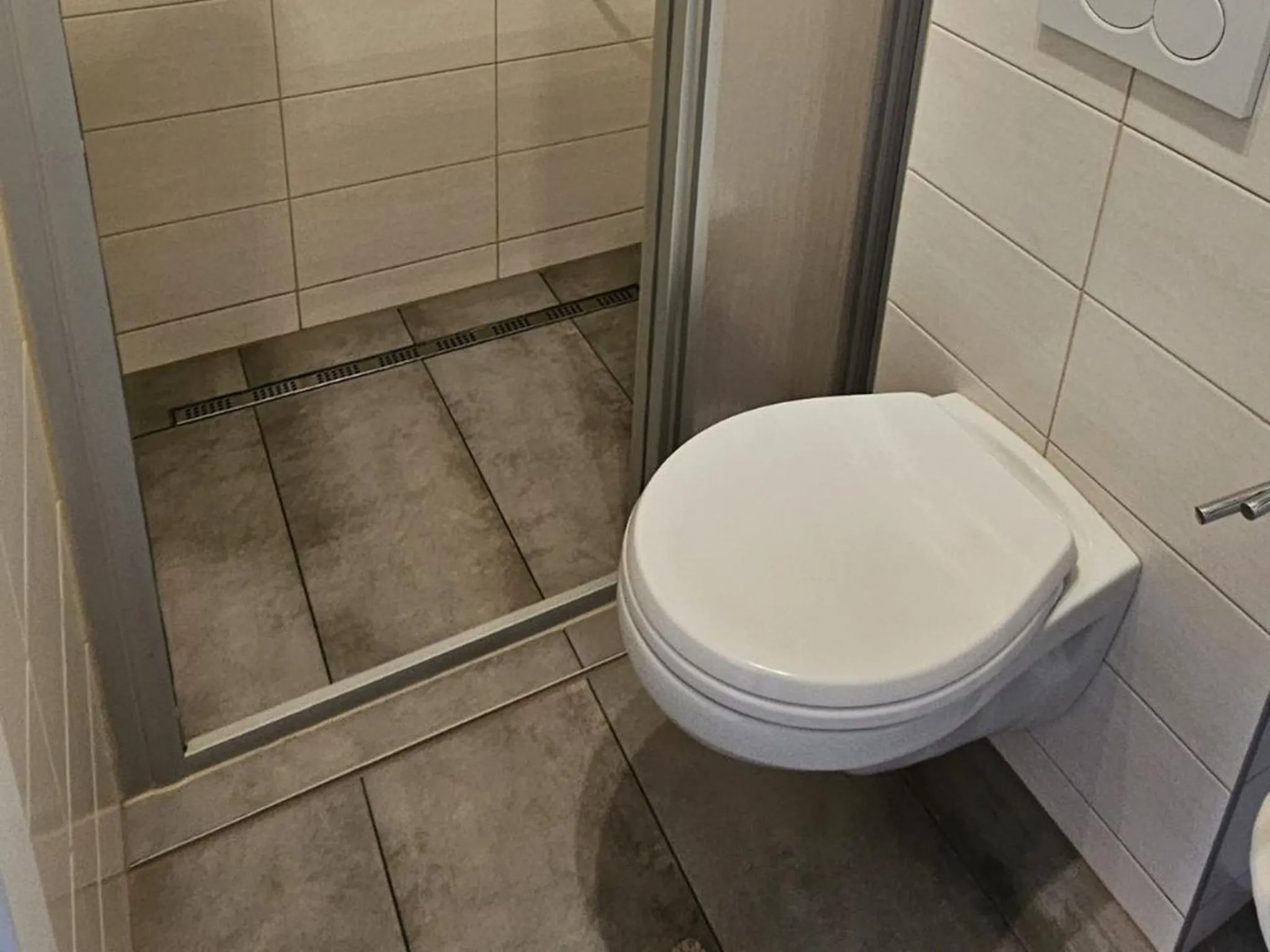 Shower in Hotel Hirsch Günzburg