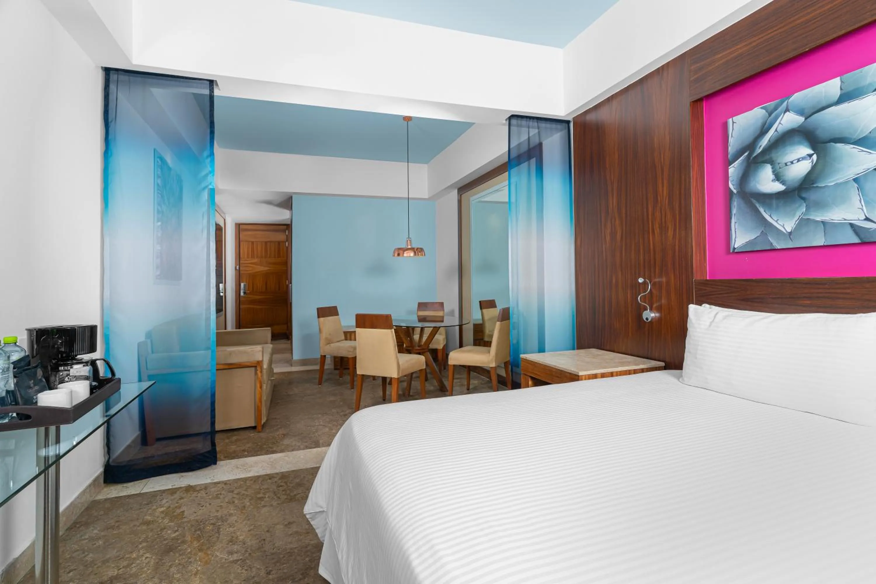 Bed in Krystal Grand Los Cabos - All Inclusive