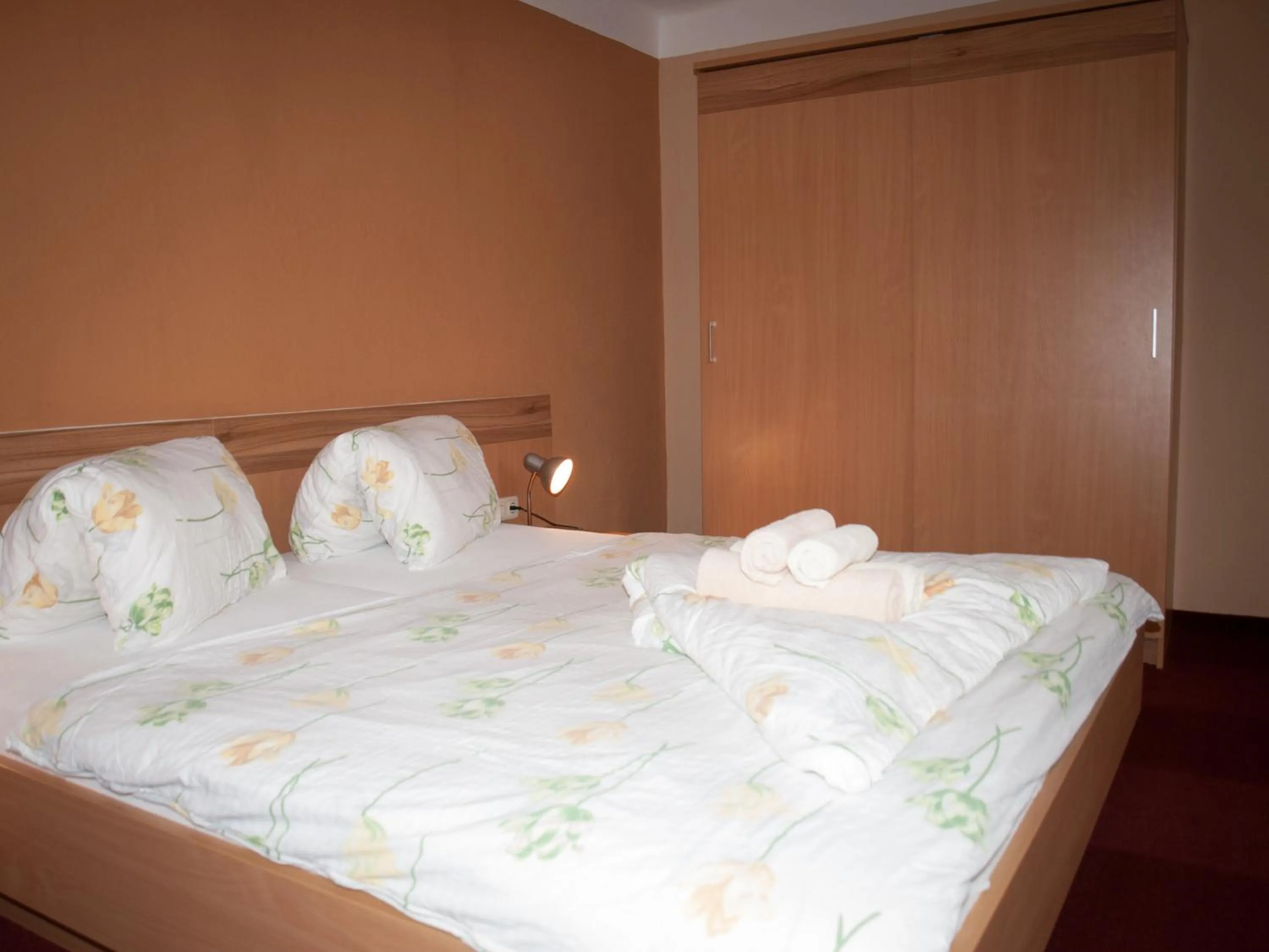 Bed in Pension Handle