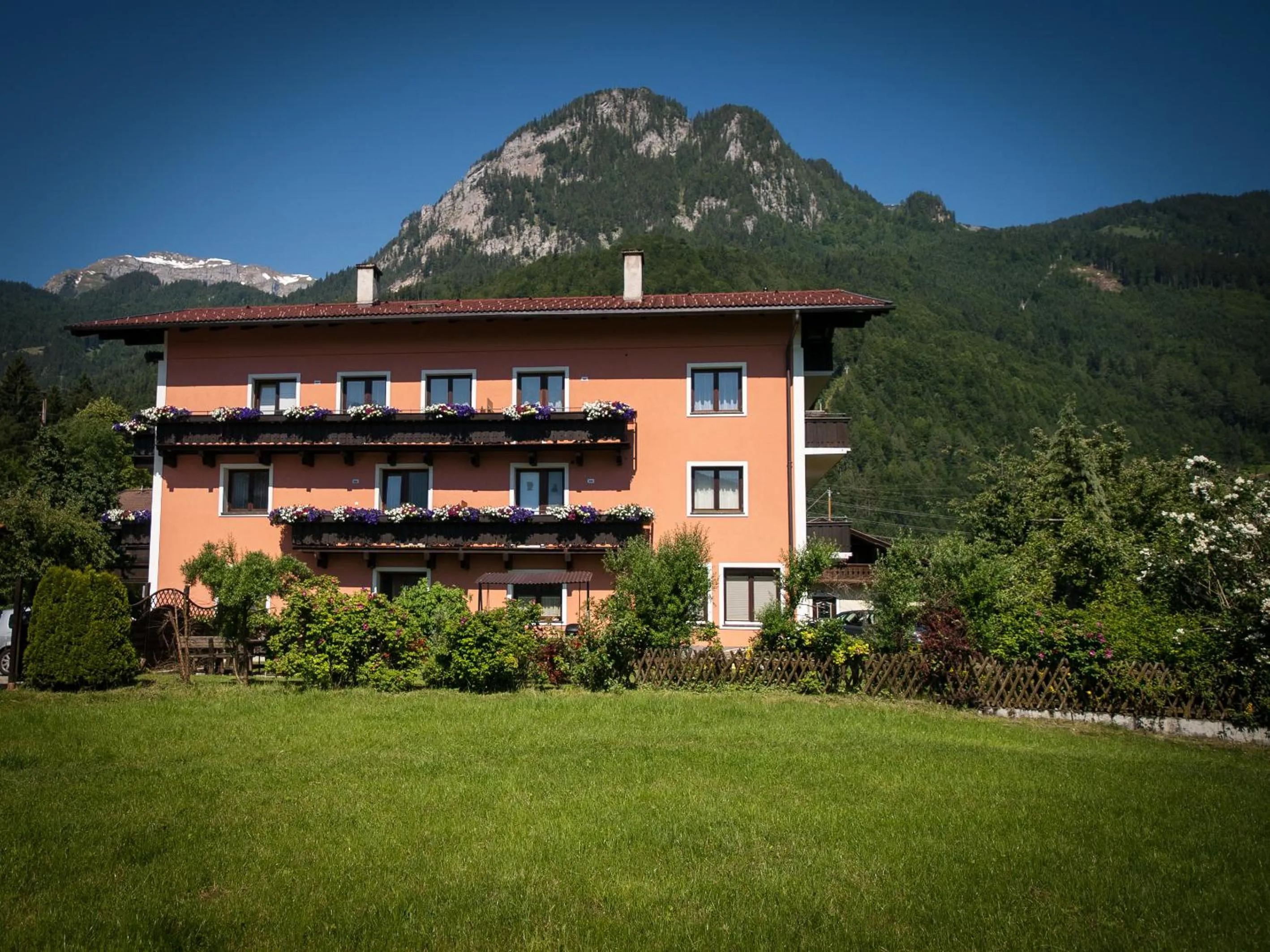 Facade/entrance in Pension Handle