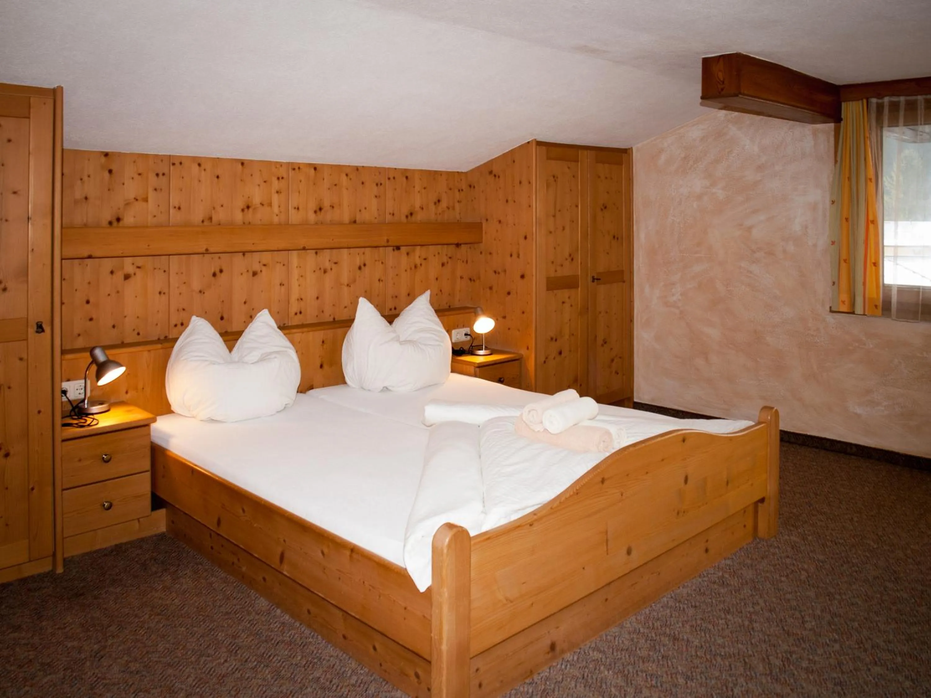 Bed in Pension Handle