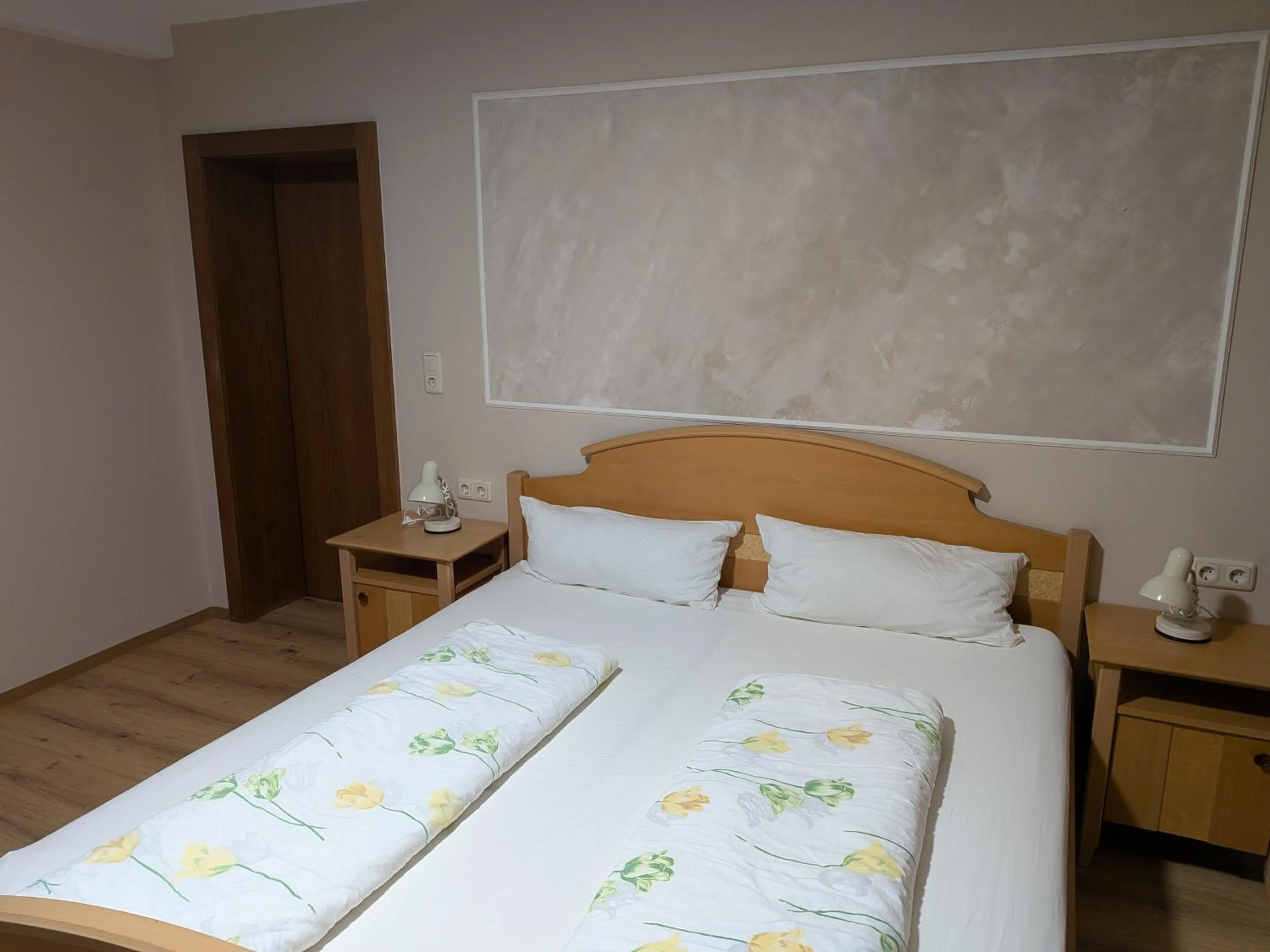 Bed in Pension Handle