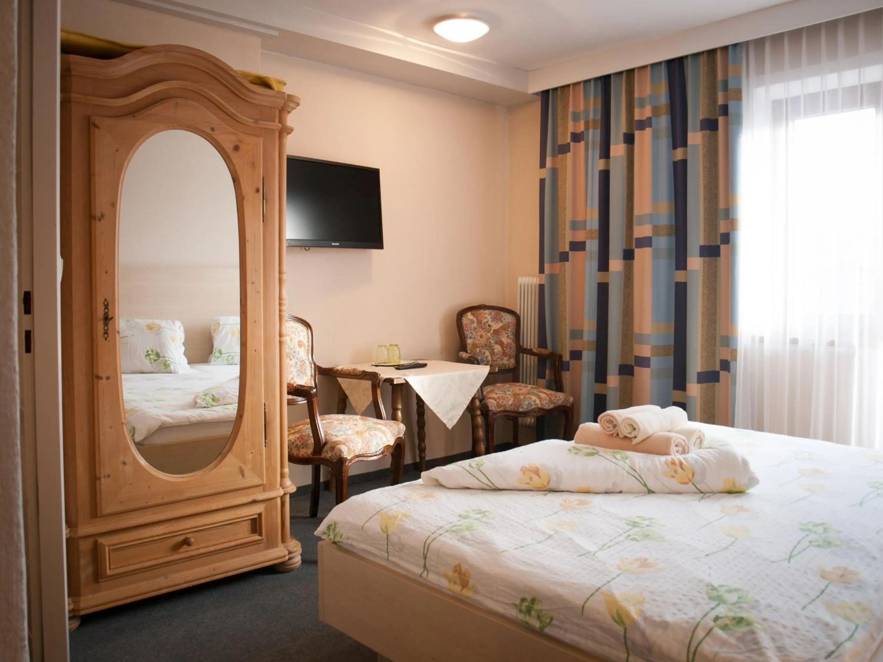 Bed in Pension Handle