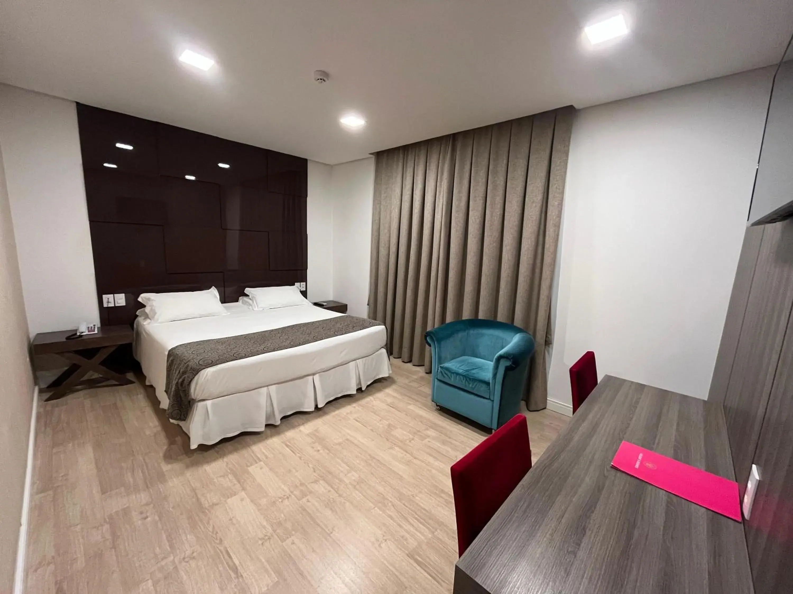 Deluxe Suite in Holiday & Business Hotel - Em frente ao Centro de Eventos e Arena Conda Deluxe Suite in Holiday & Business Hotel - Em frente ao Centro de Eventos e Arena Conda
