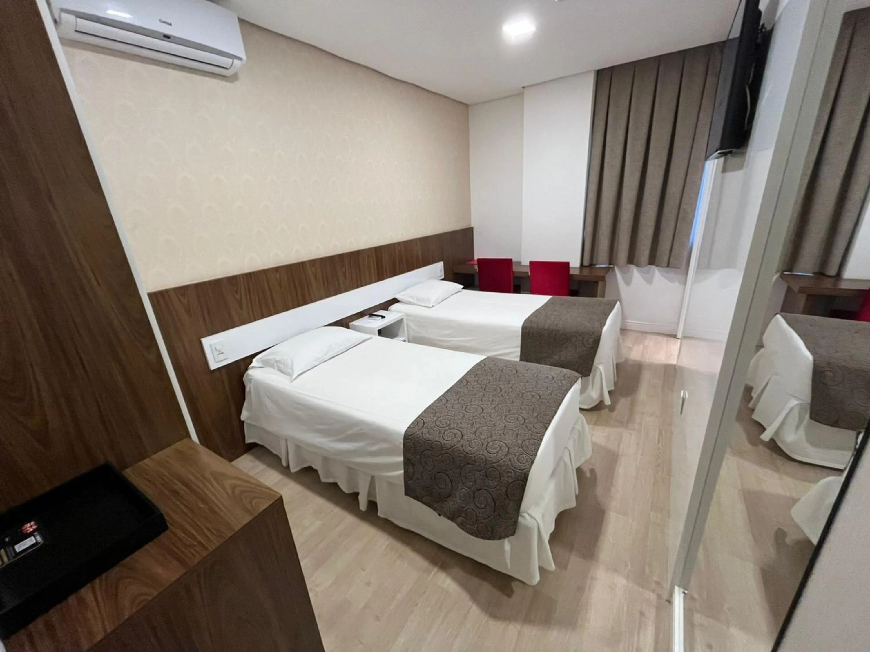 Photo of the whole room, Bed in Holiday & Business Hotel - Em frente ao Centro de Eventos e Arena Conda