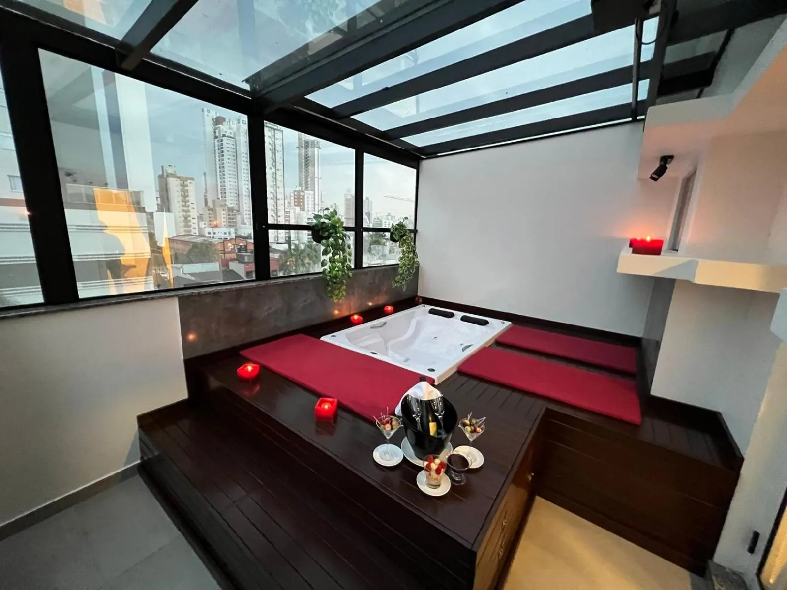 View (from property/room), Bed in Holiday & Business Hotel - Em frente ao Centro de Eventos e Arena Conda