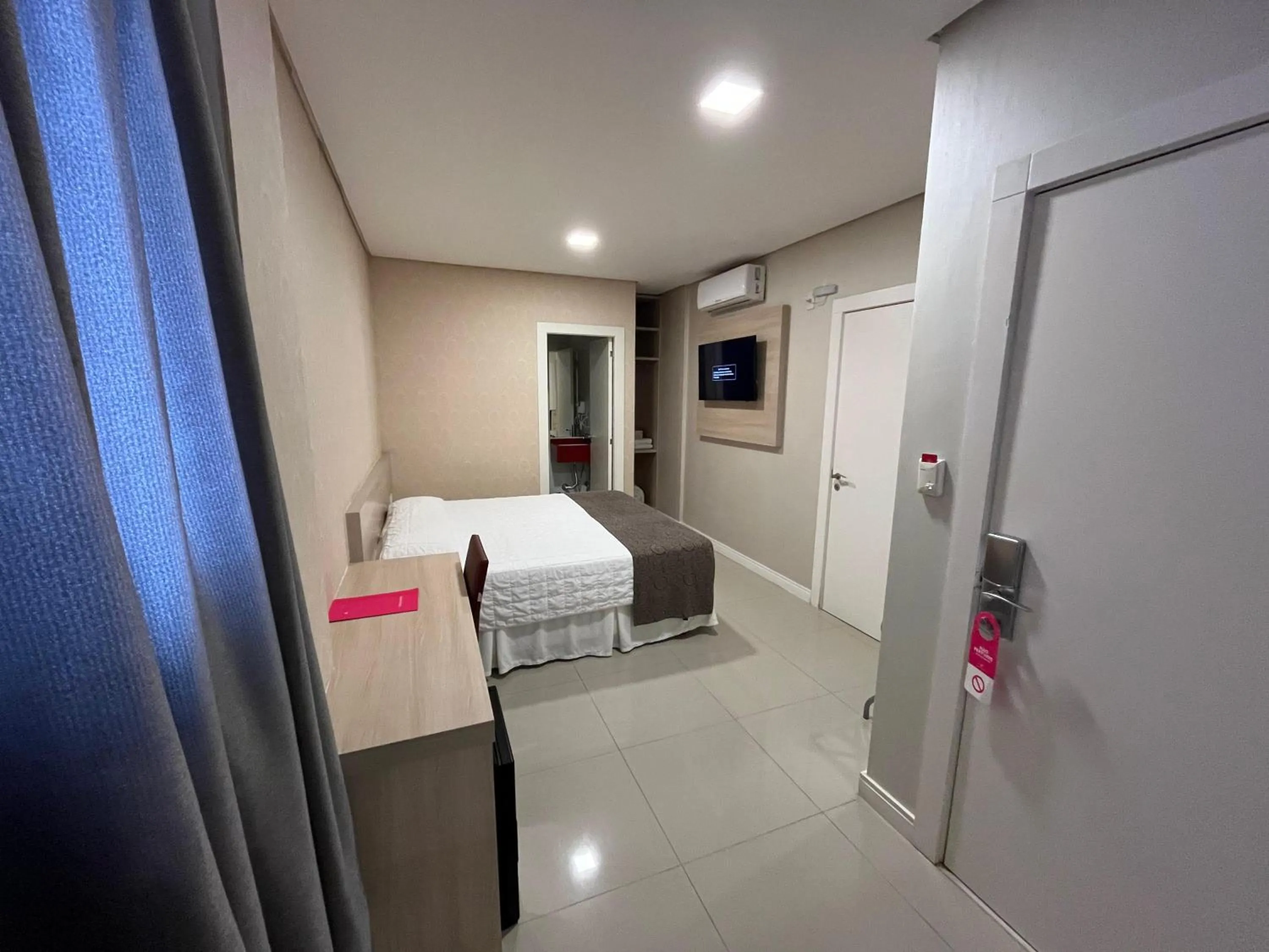 Photo of the whole room, Bed in Holiday & Business Hotel - Em frente ao Centro de Eventos e Arena Conda