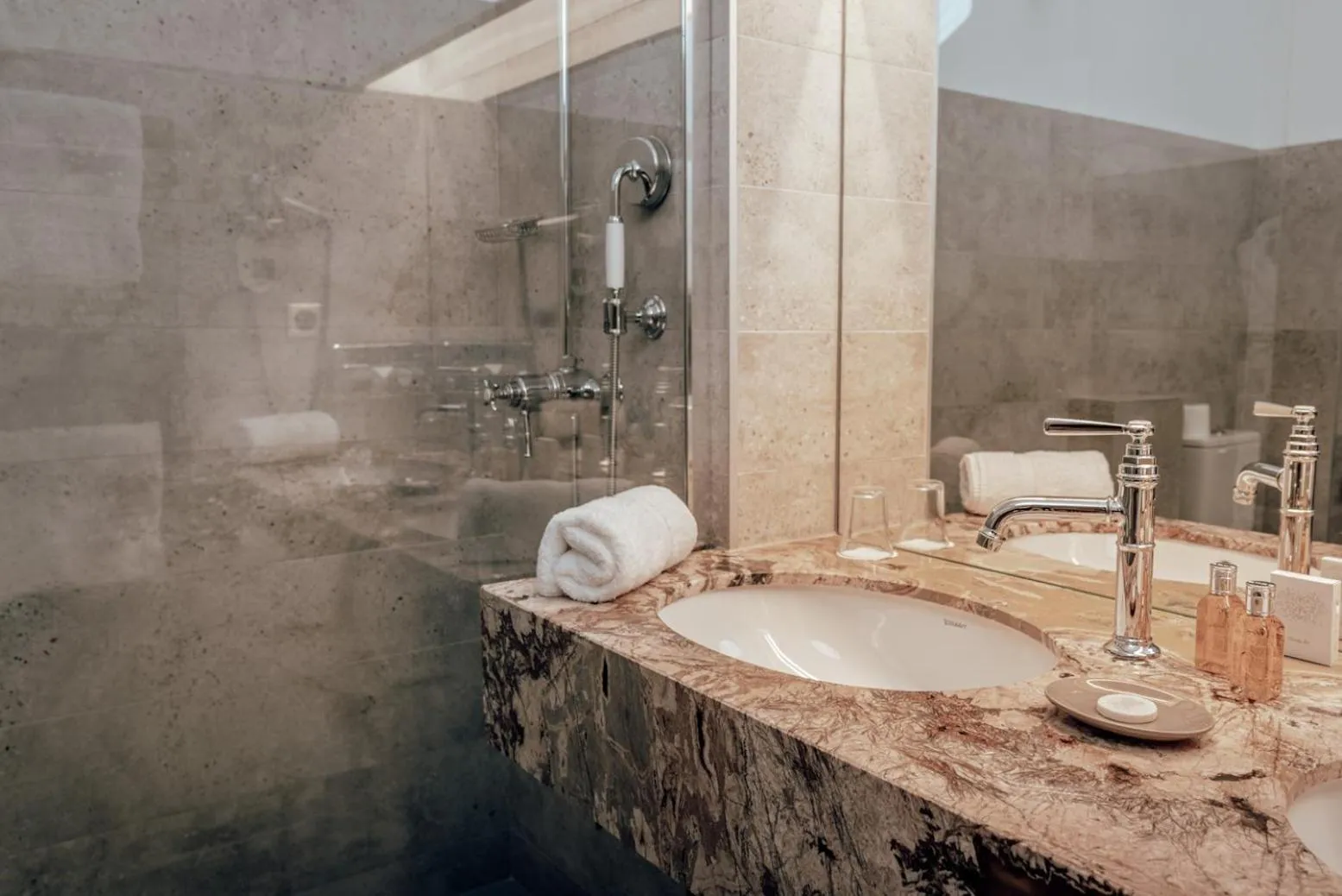 Shower in Ermitage de l'Oasis & Spa - Cannes Mandelieu