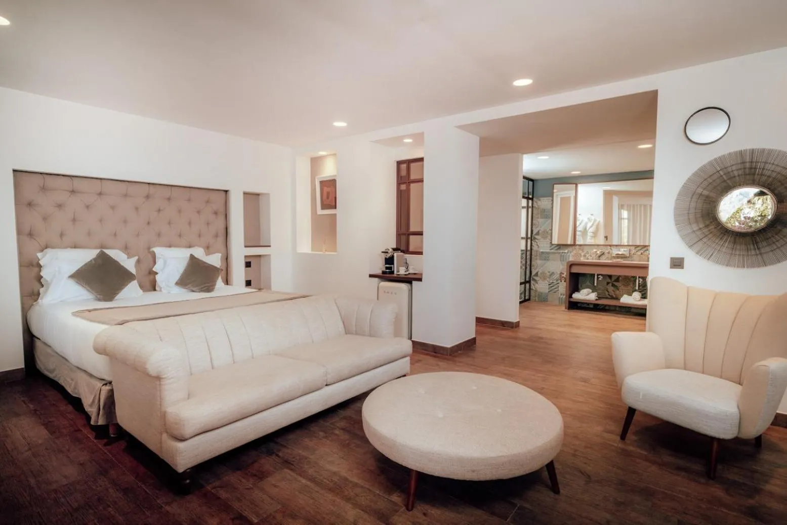 Seating area, Bed in Ermitage de l'Oasis & Spa - Cannes Mandelieu