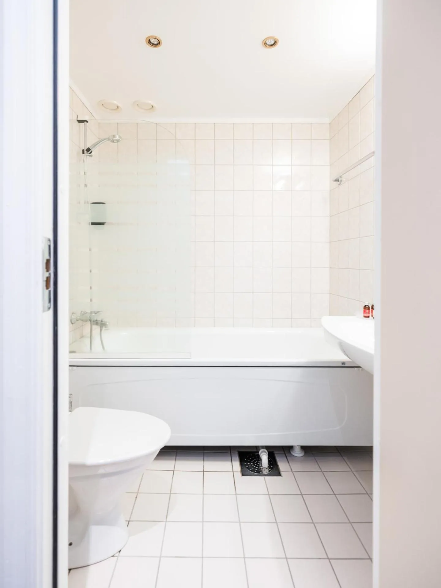 Bathroom in Fru Haugans Hotel