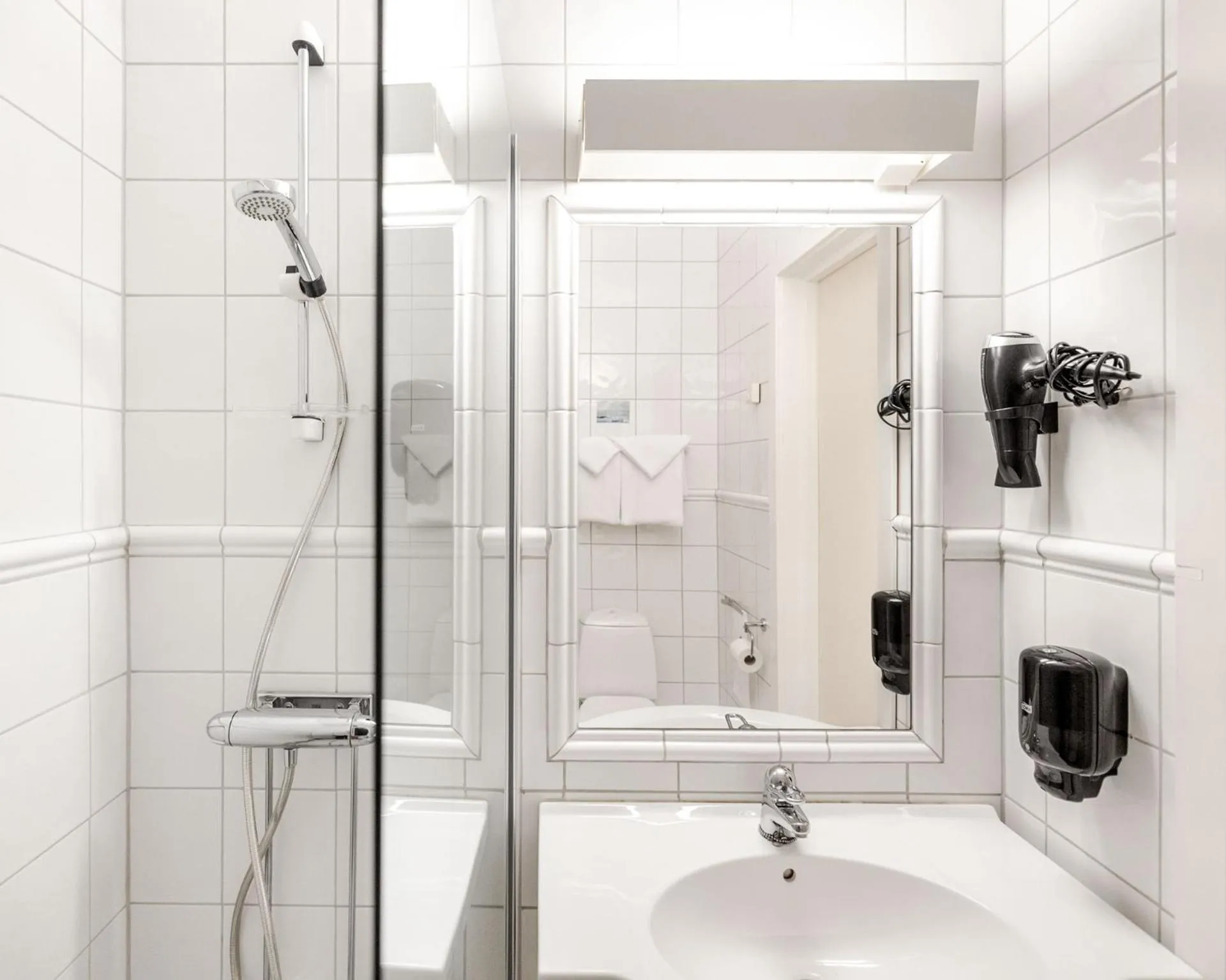 Toilet in Fru Haugans Hotel