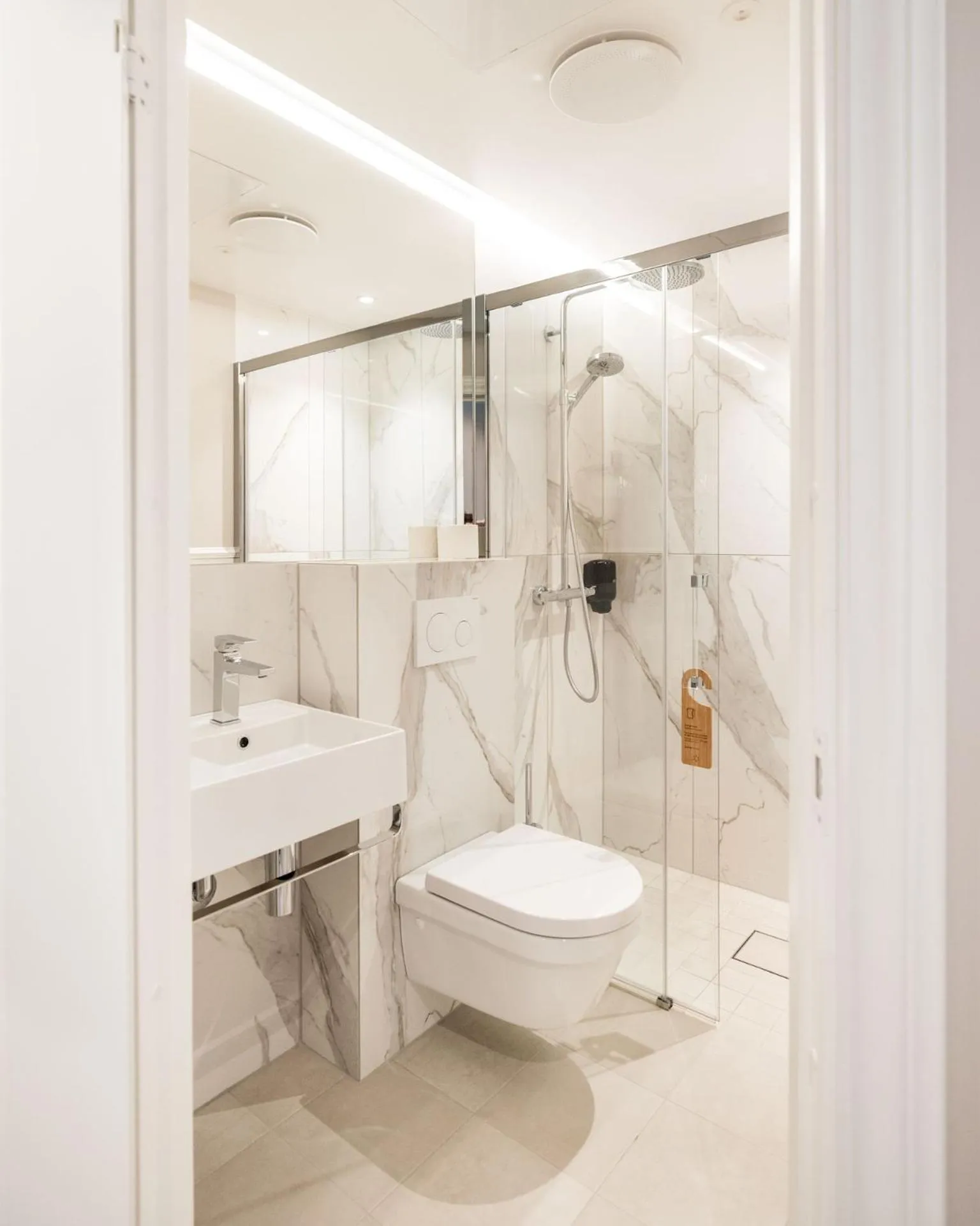 Bathroom in Fru Haugans Hotel