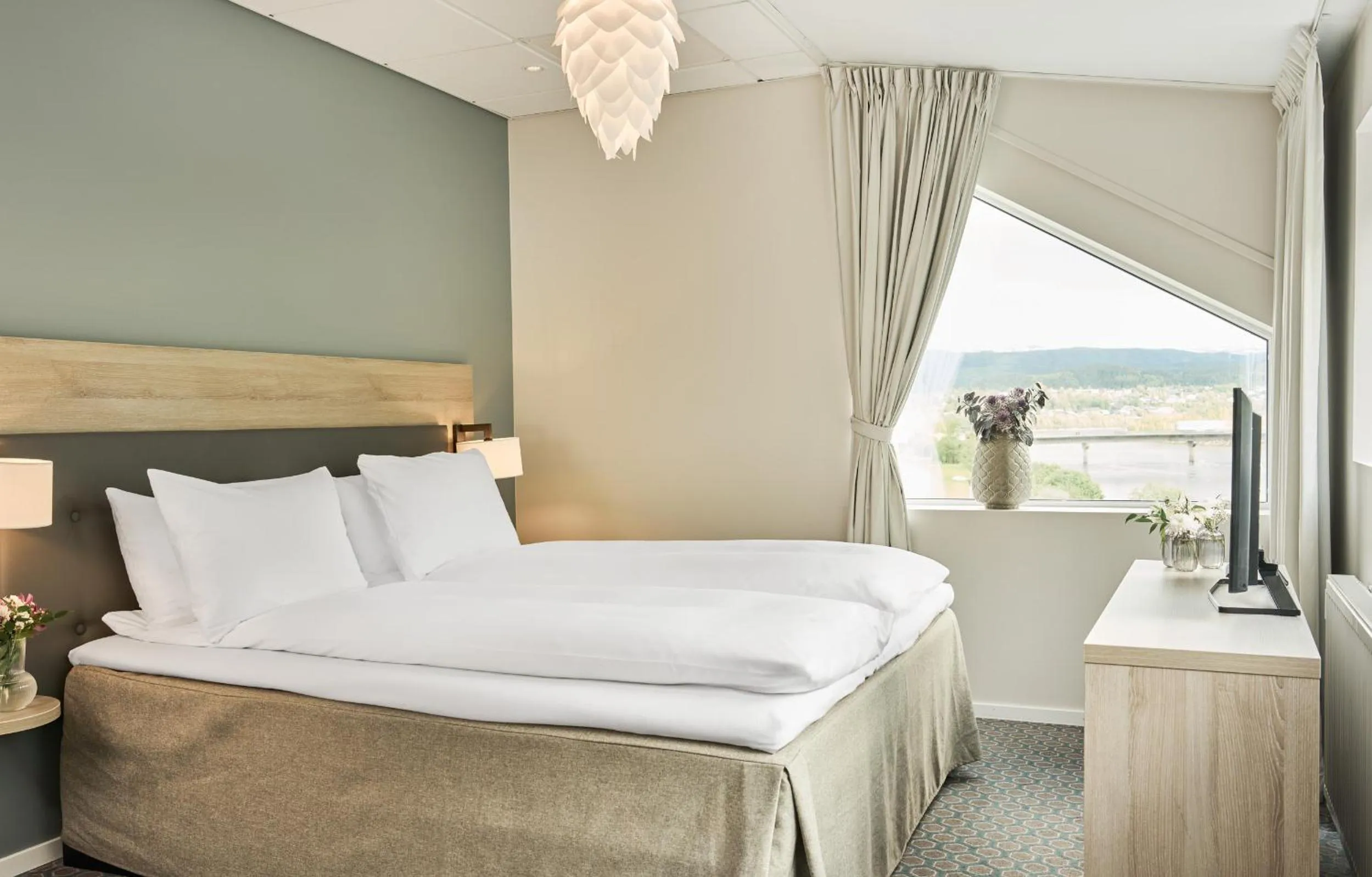 Bedroom, Bed in Fru Haugans Hotel