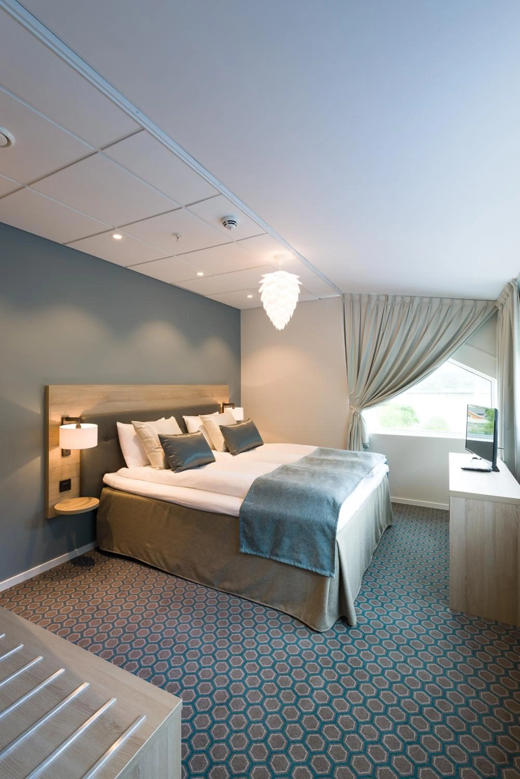 Day, Bed in Fru Haugans Hotel