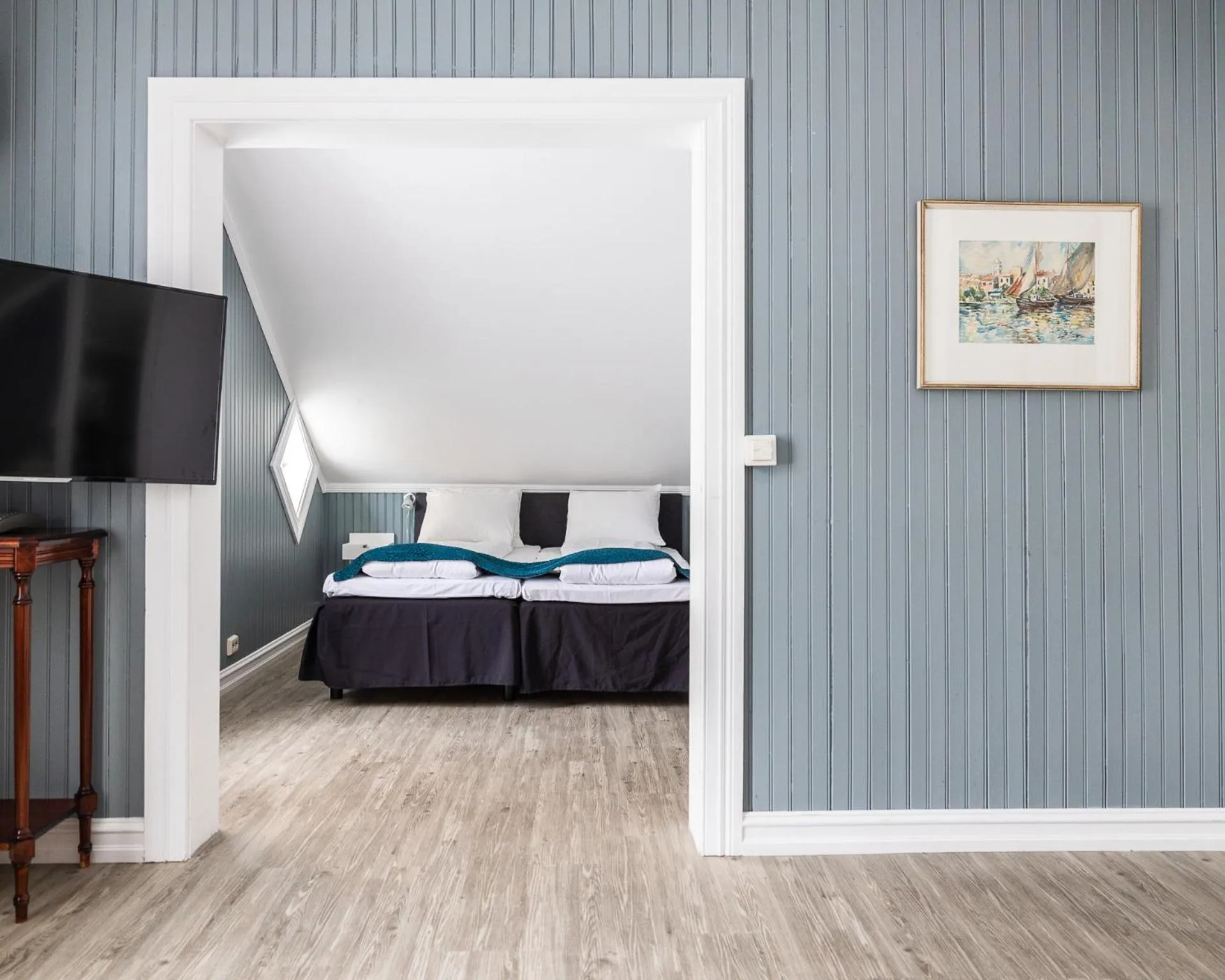 Living room, Bed in Fru Haugans Hotel