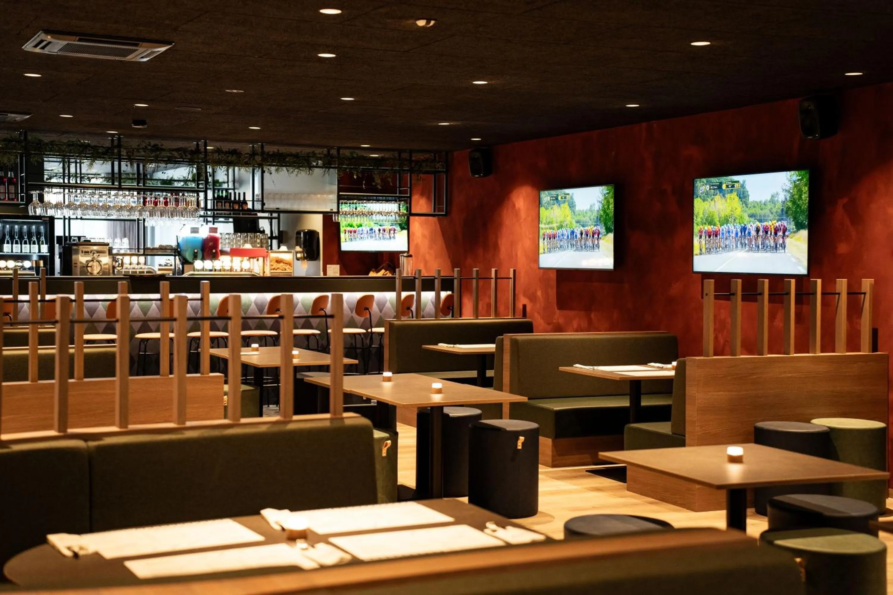 Restaurant/places to eat in HimmerLand