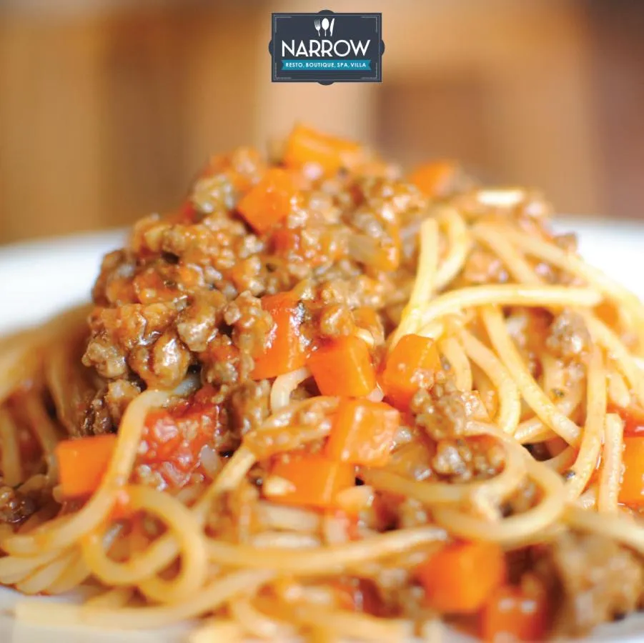 Restaurant/places to eat in Casa Narrow Villa