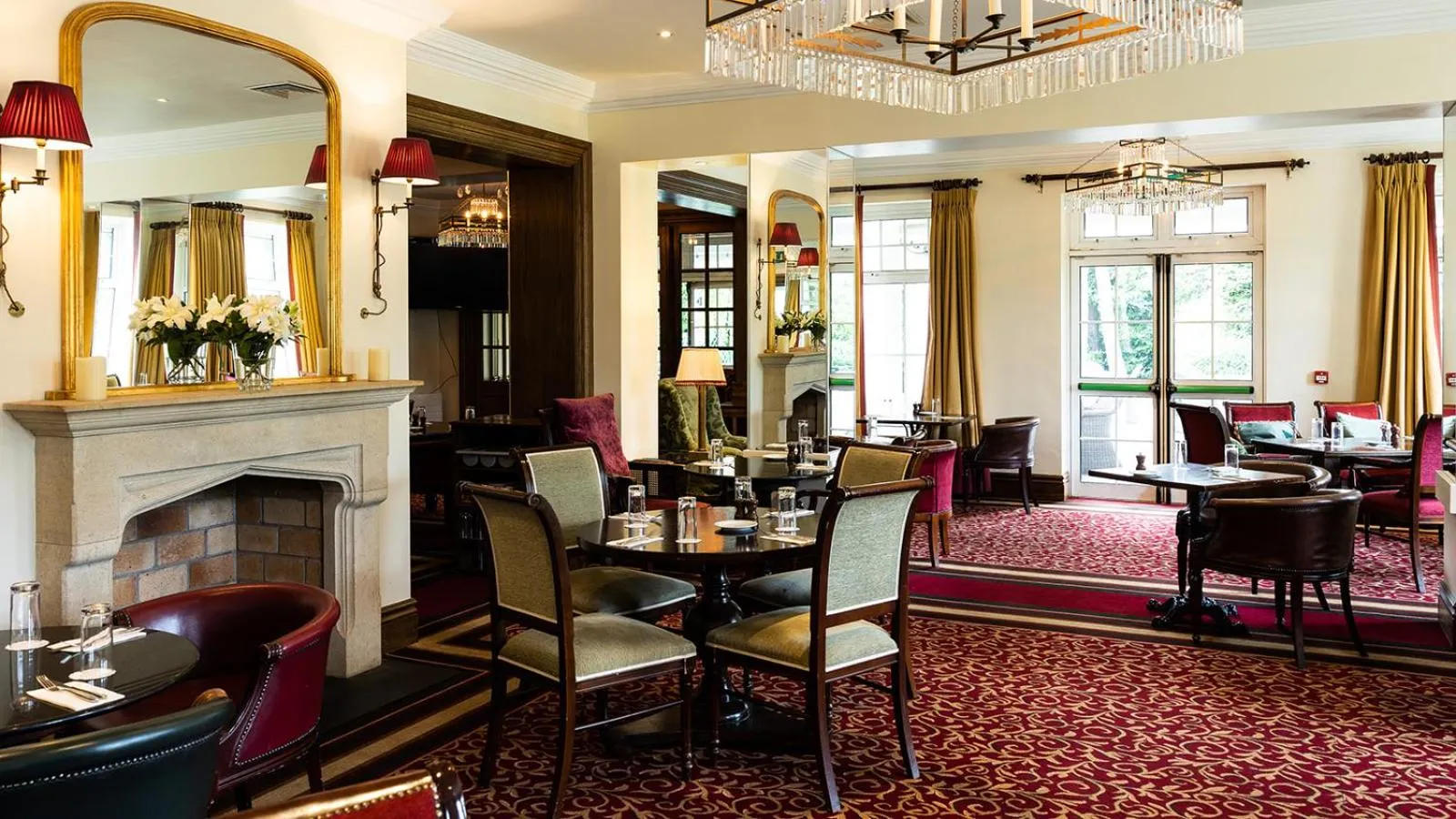 Restaurant/places to eat in The Keadeen Hotel