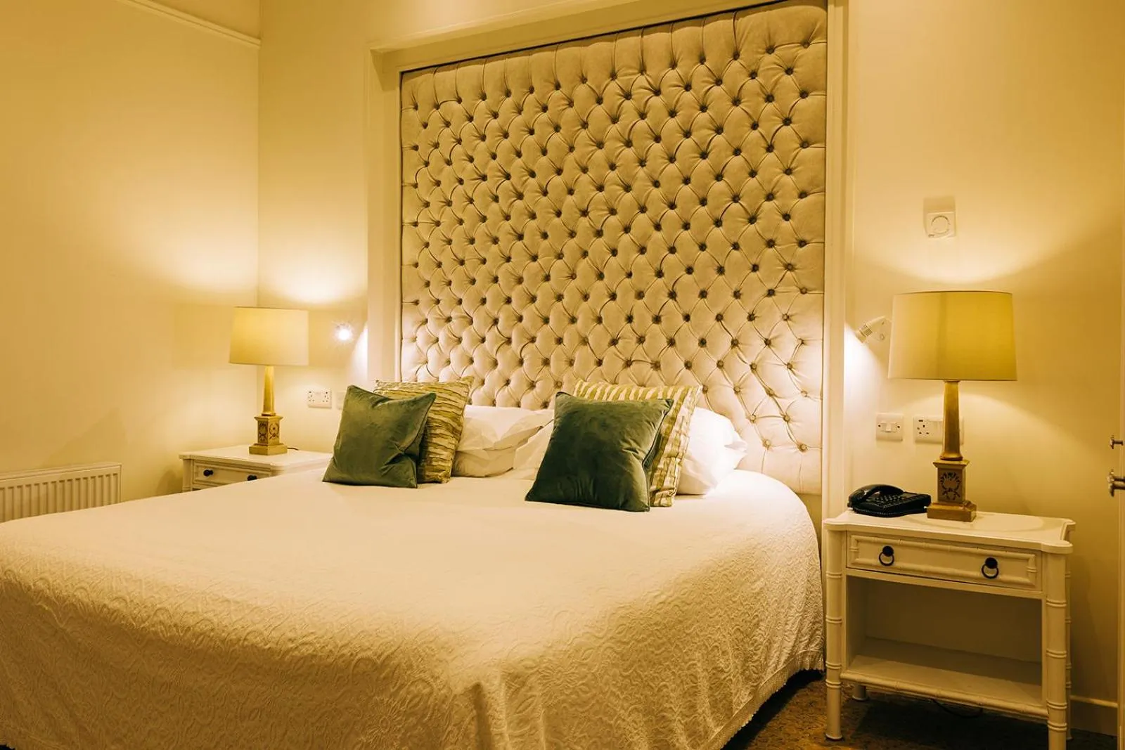 Bed in The Keadeen Hotel